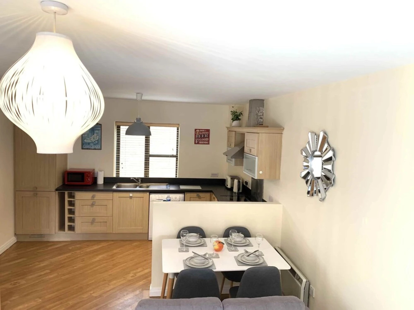 Grand Central, Melton Court