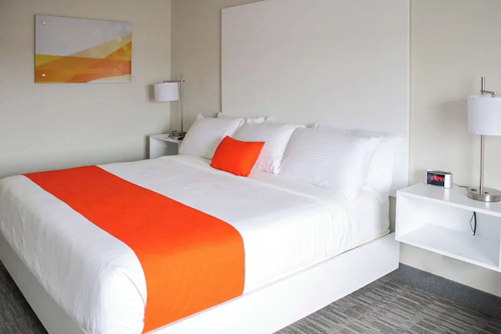 Schoenbrunn Inn & Suites