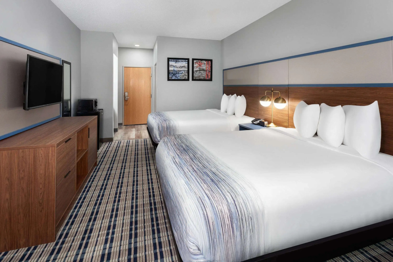 AmericInn by Wyndham Eagle River Downtown