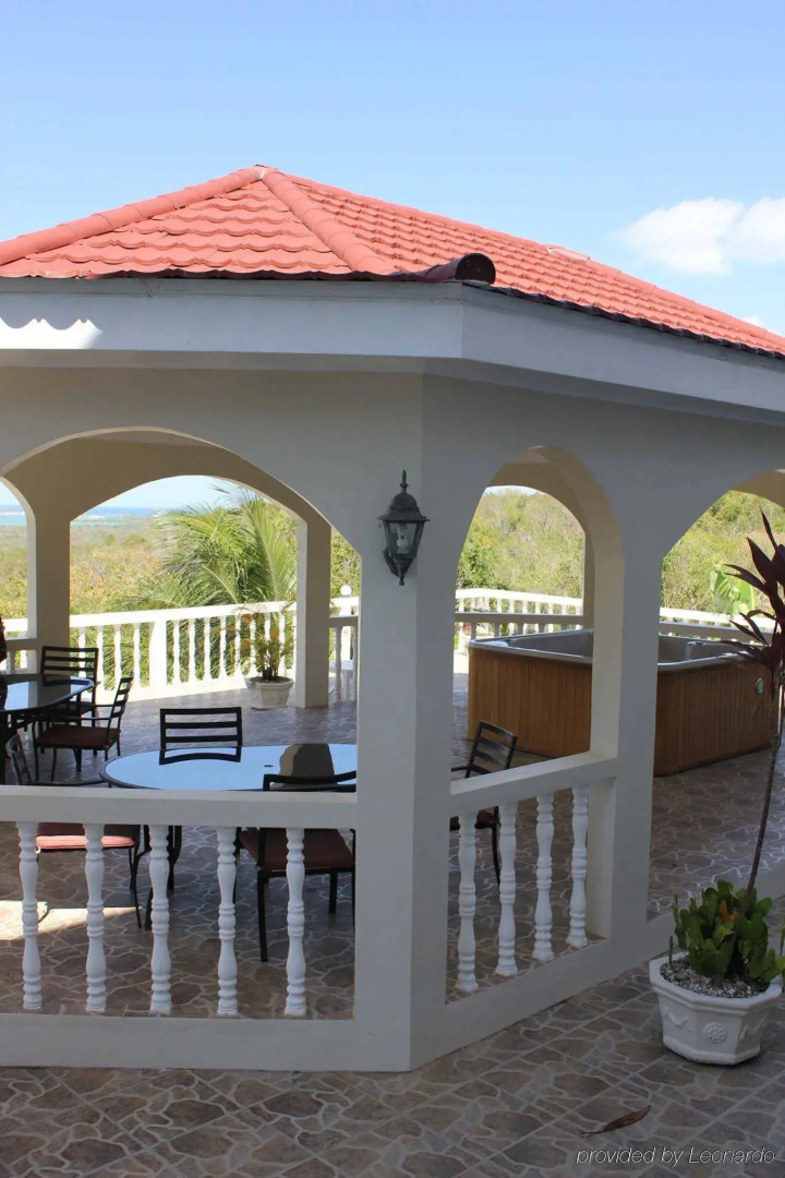 Retreat Guesthouse Luxury Suites