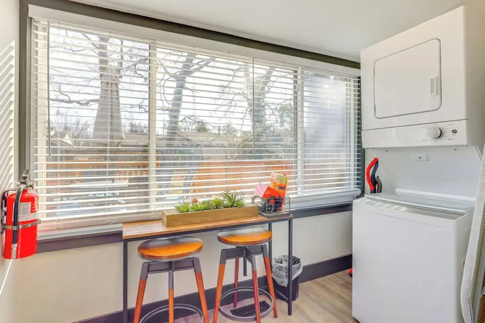 4 Mi to Liberty Bridge: Greenville Getaway w/ Deck