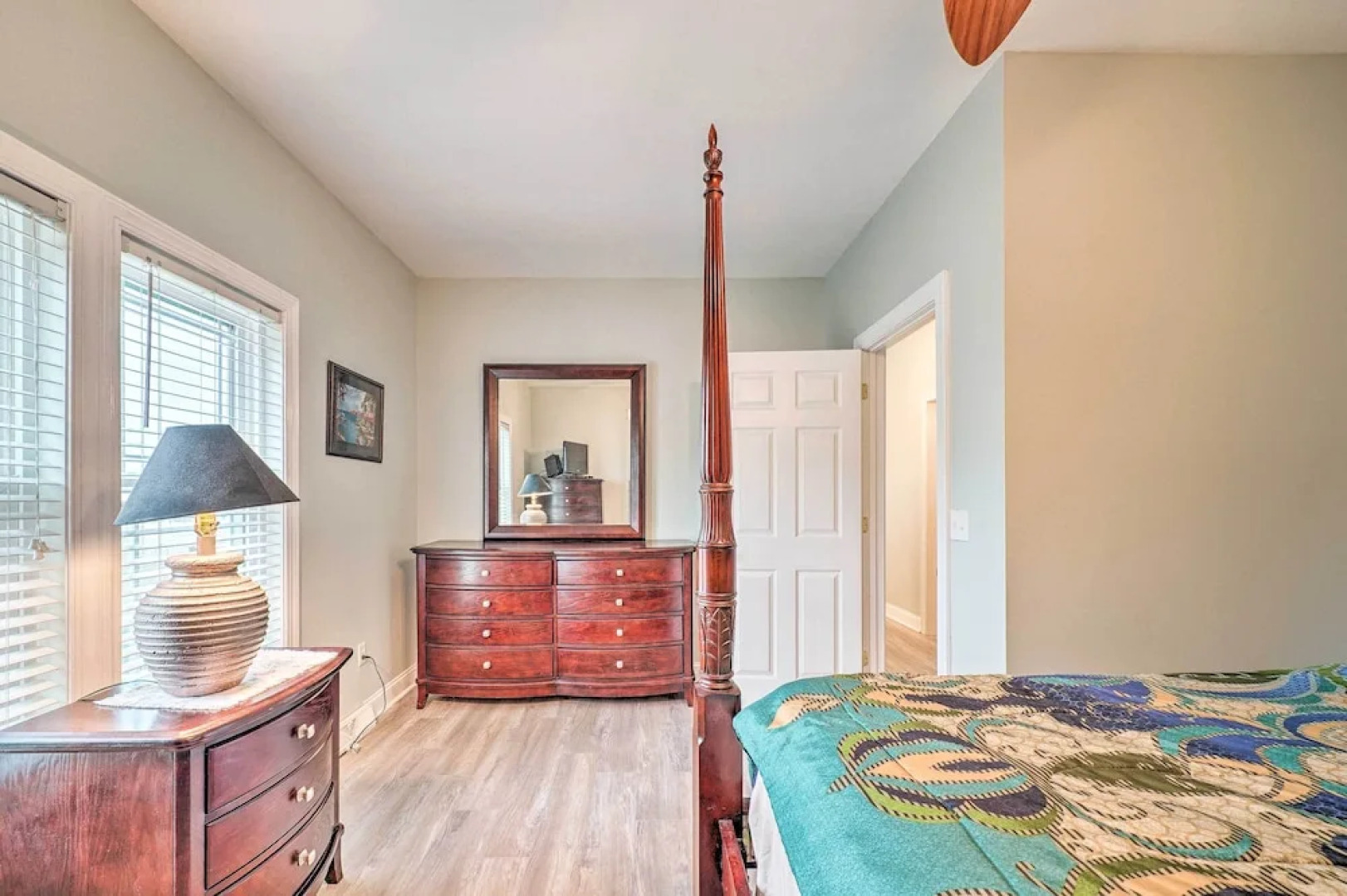 Updated Family Getaway: Walk to Sea Haven Beach!