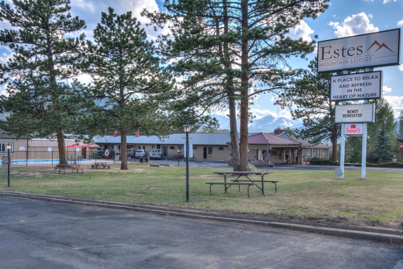 Estes Mountain Inn