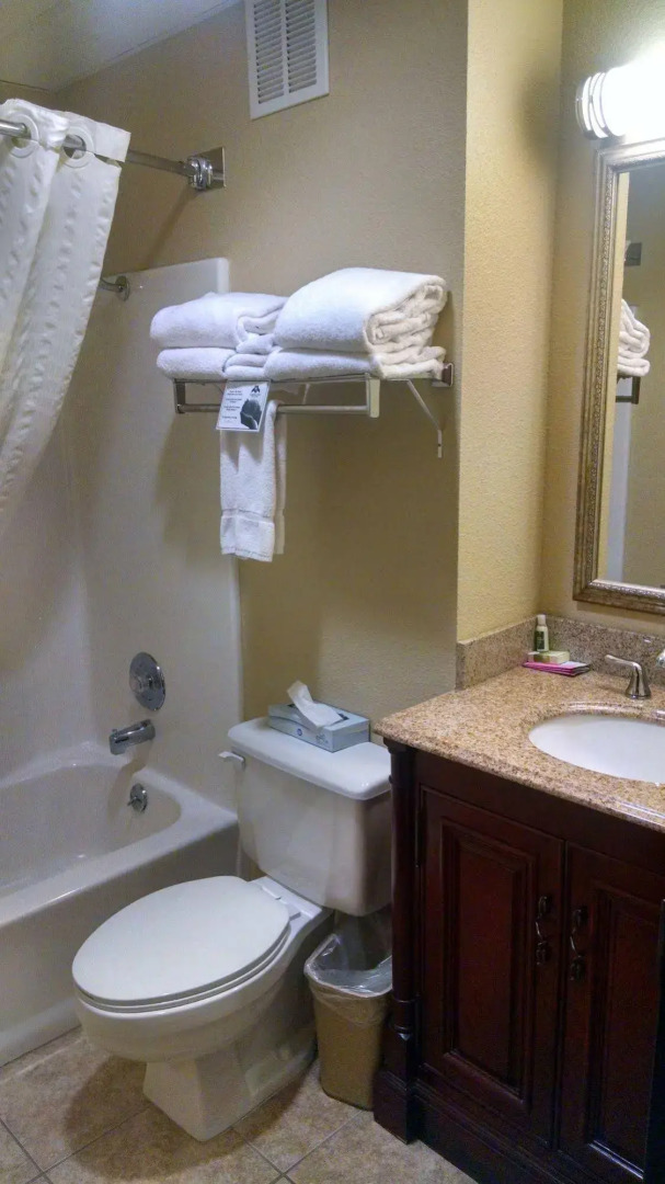 Barrington Hotel & Suites