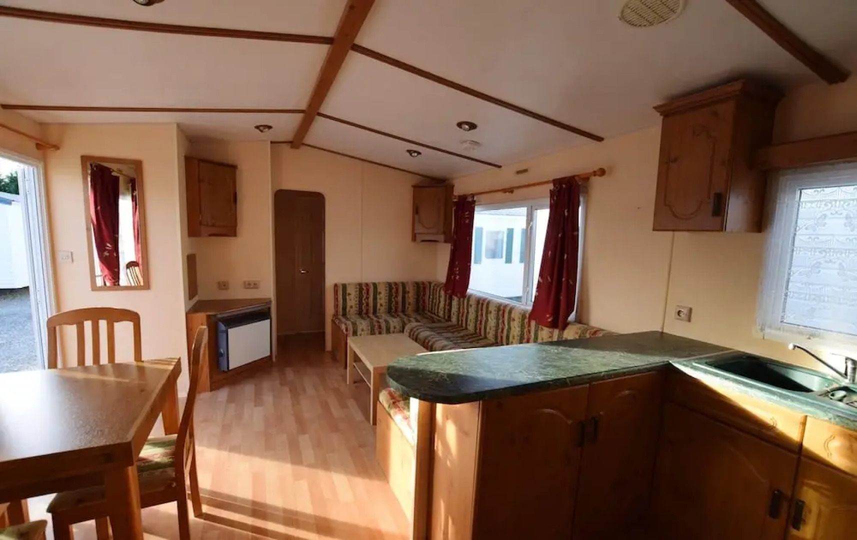 Bungalow With 3 Bedrooms in Saint-jean-de-monts, With Pool Access and Furnished Garden - 2 km From the Beach