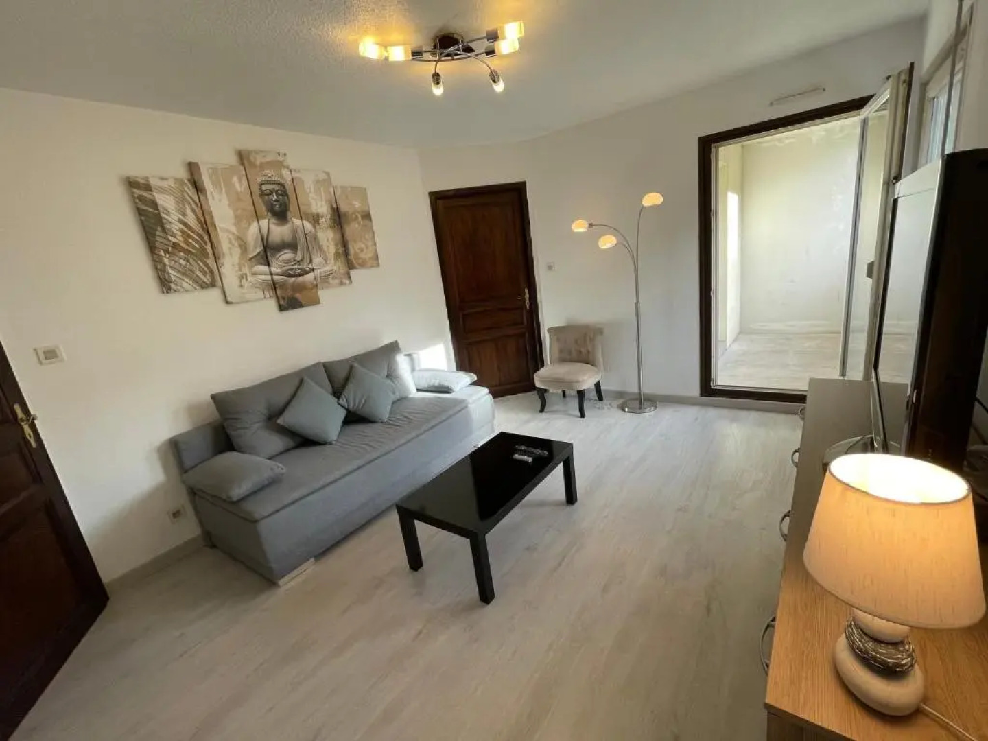 Superbe F2 Terrasse, Route du Vin, Florival