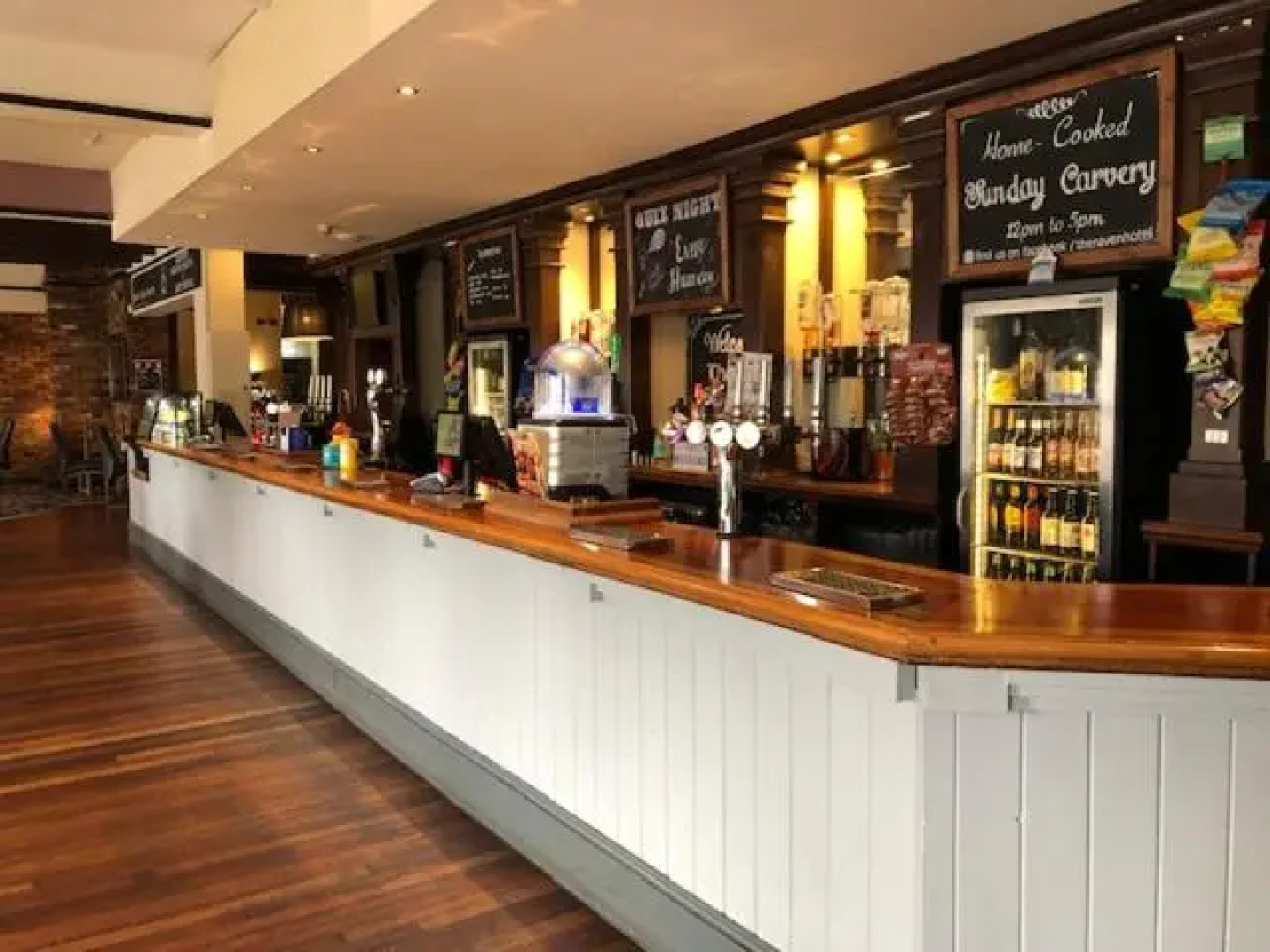 The Raven Hotel - Inn