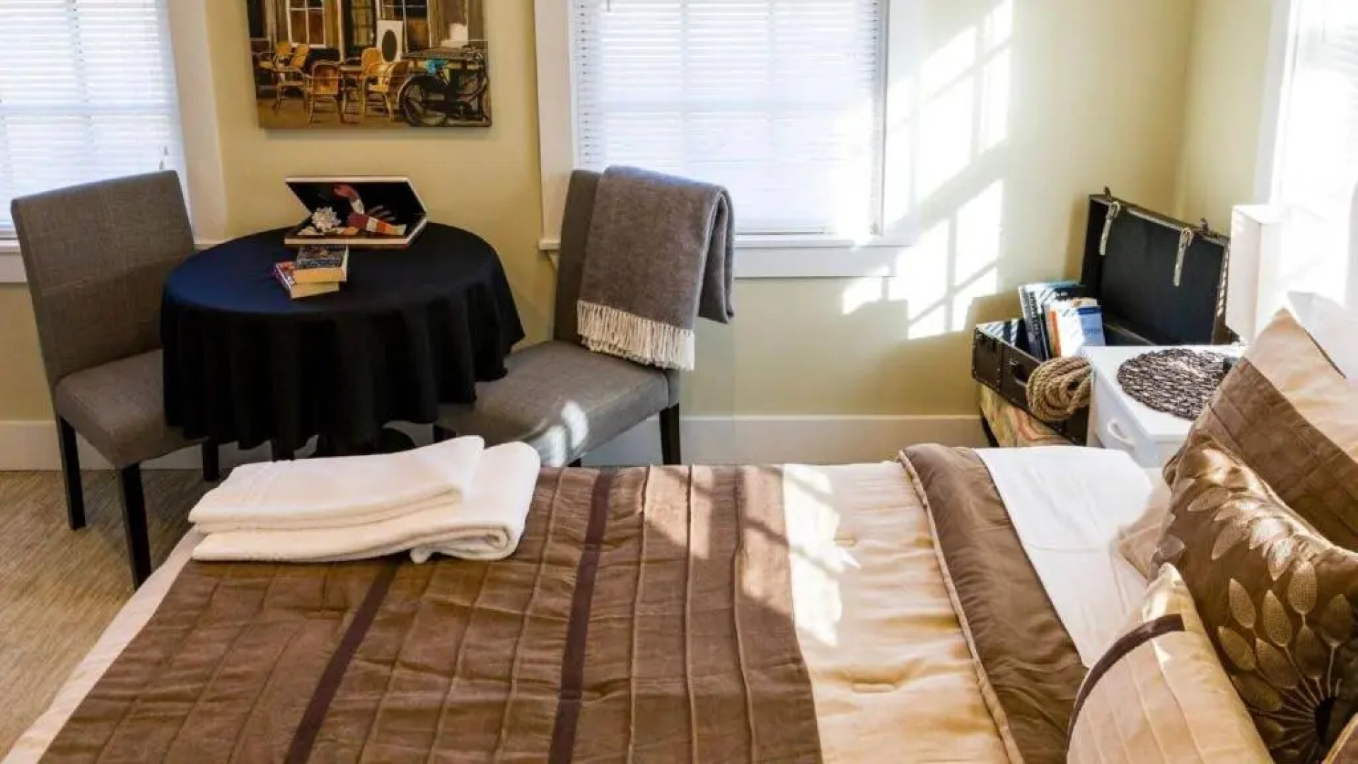 Room in Guest room - Room 1 Private Bathroom Pool Shuttle Bus