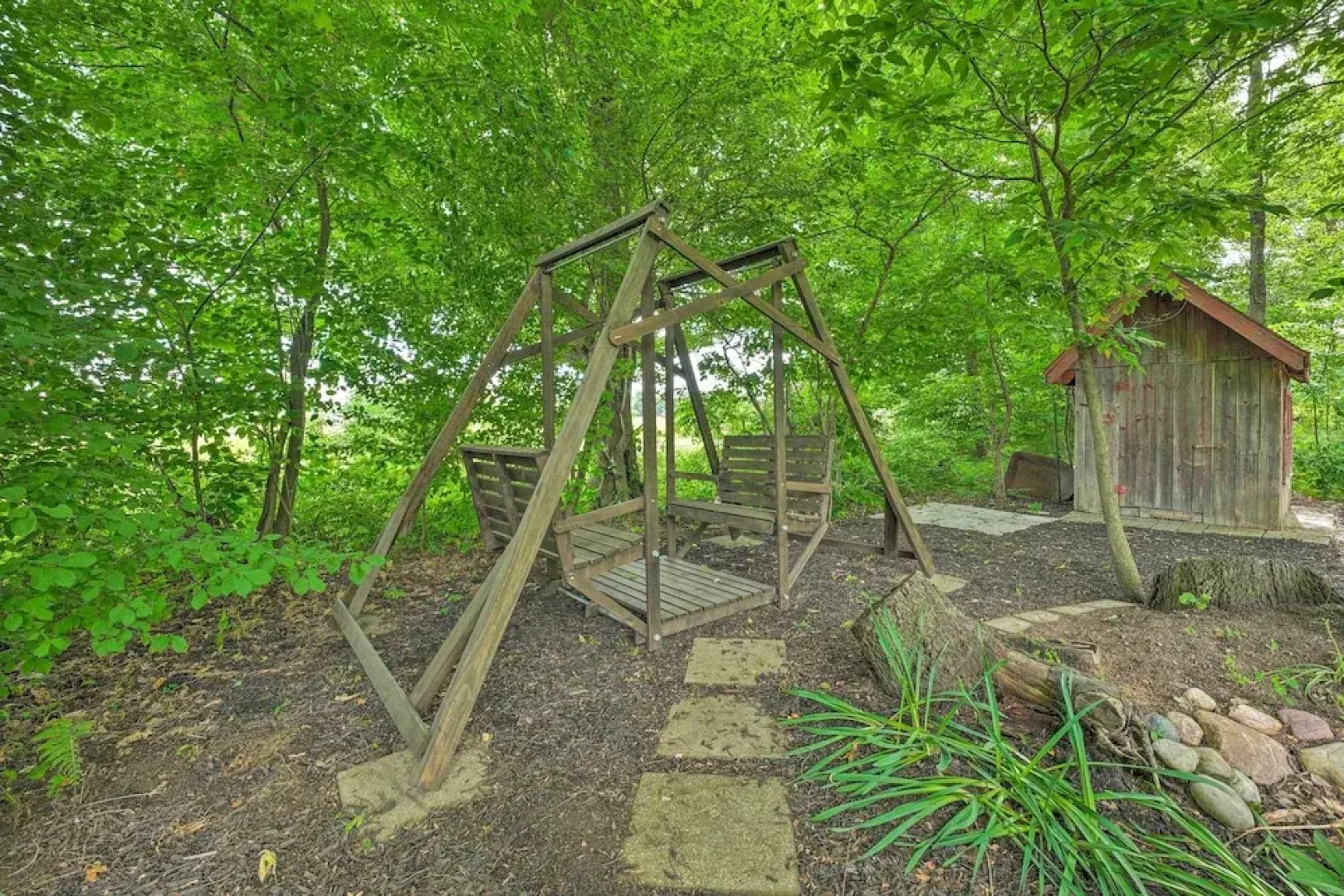 Shipshewana Guest House With Fire Pit!