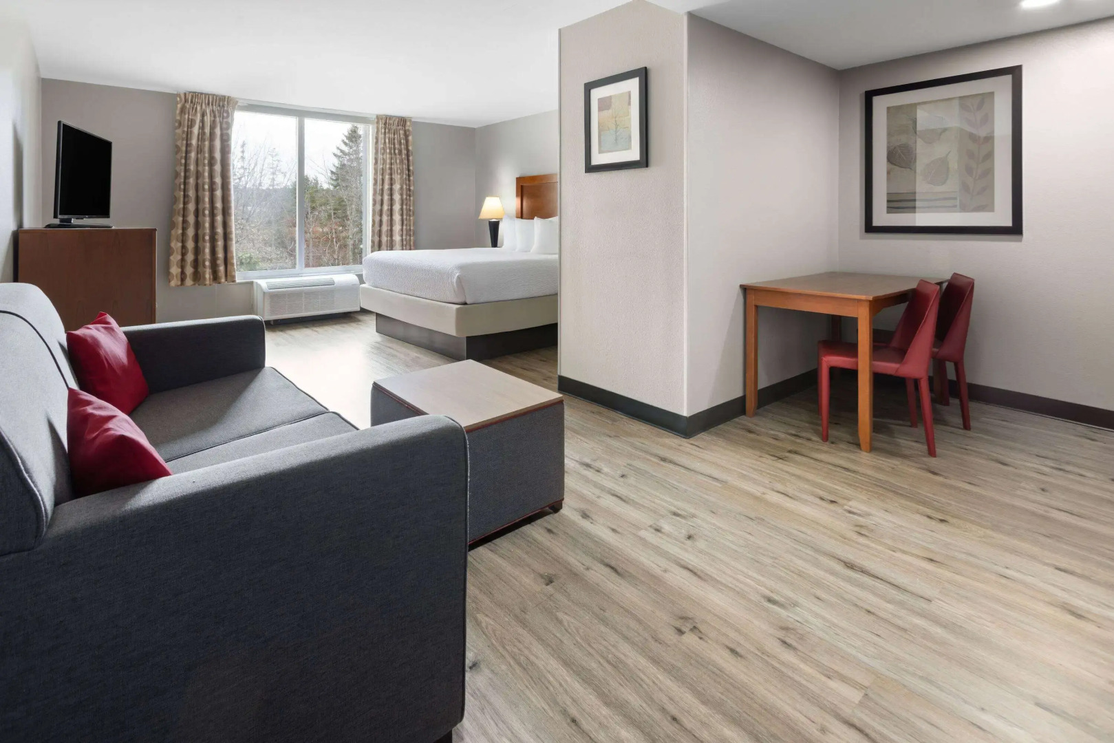 Hawthorn Extended Stay by Wyndham Ellsworth / Bar Harbor