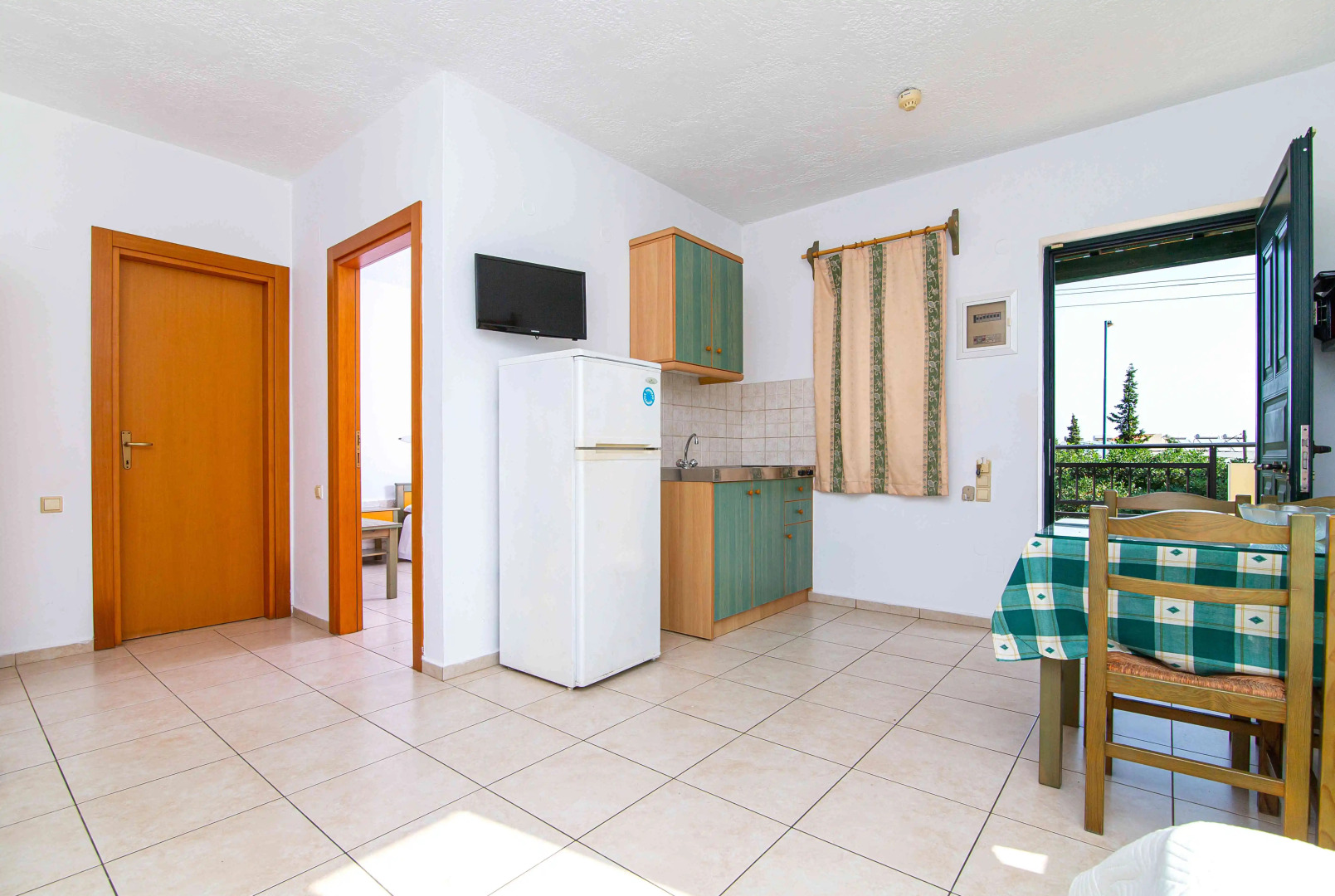 Dionysos Apartments and Studios