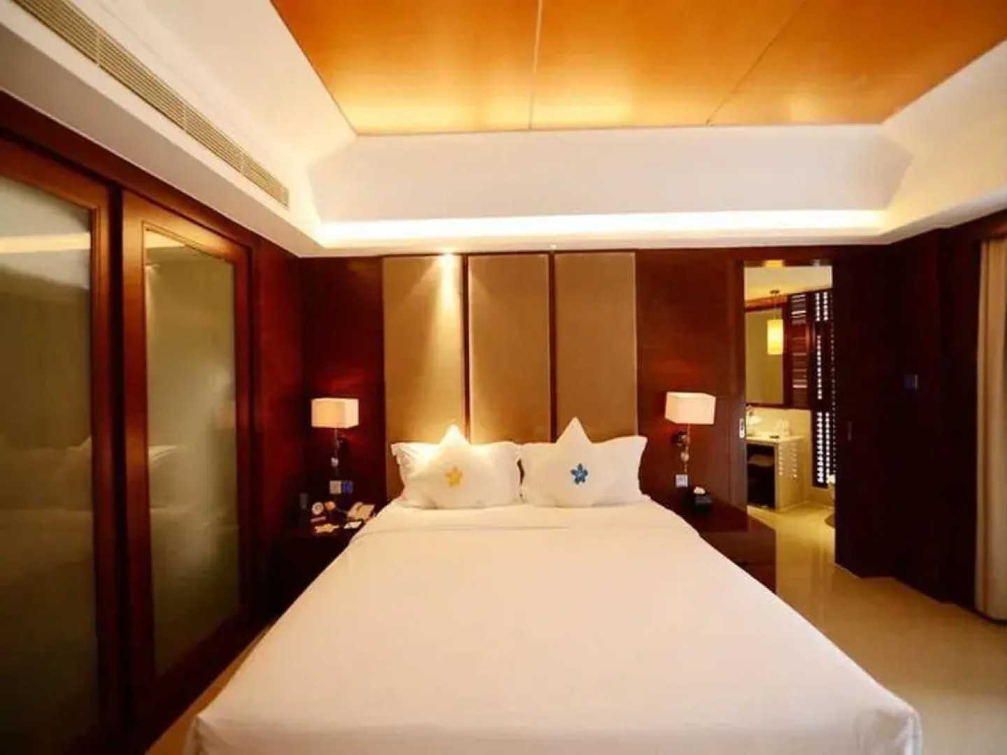 Отель Sanya Marina Spa