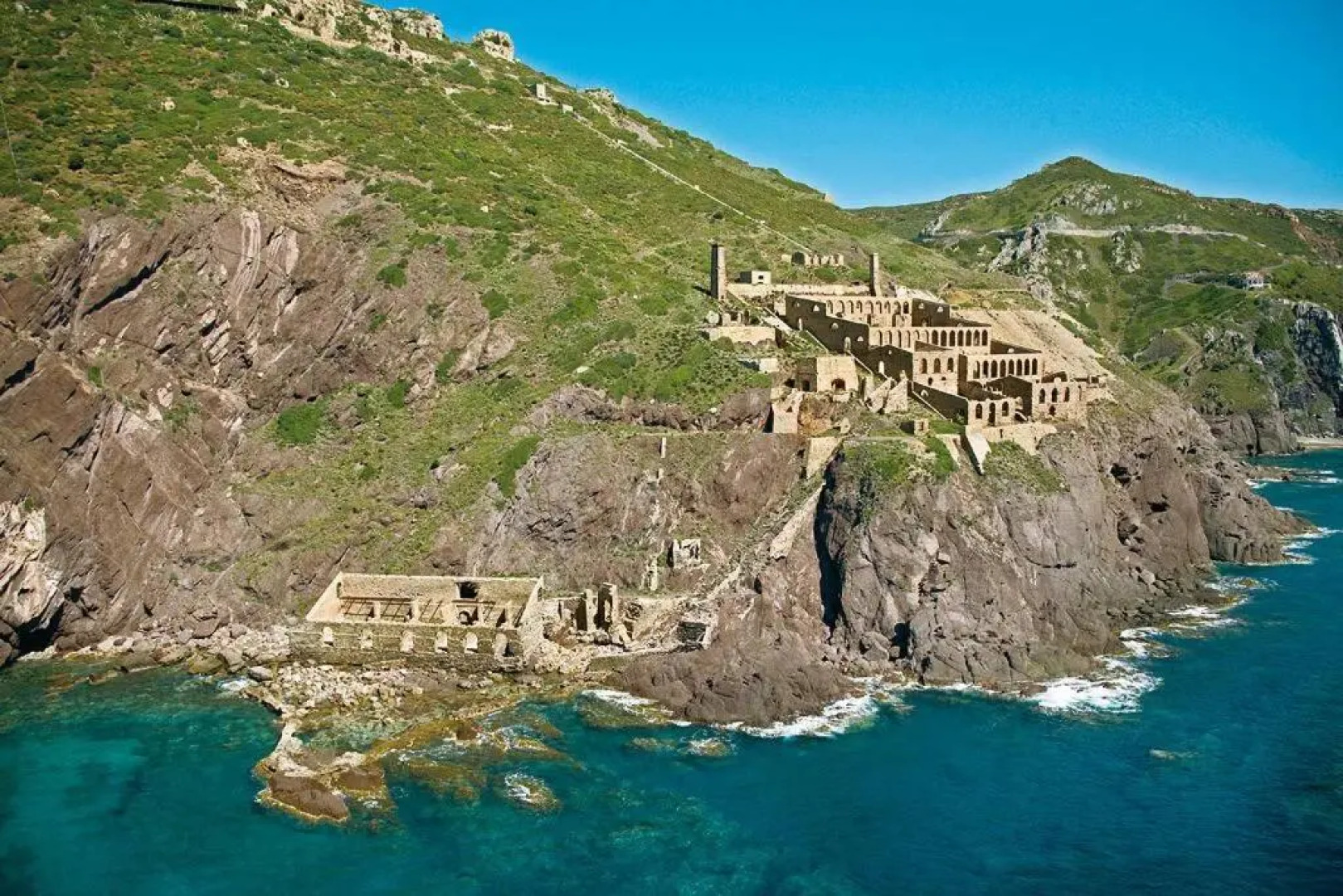 TINY HOUSE (con piscina e wi-fi)