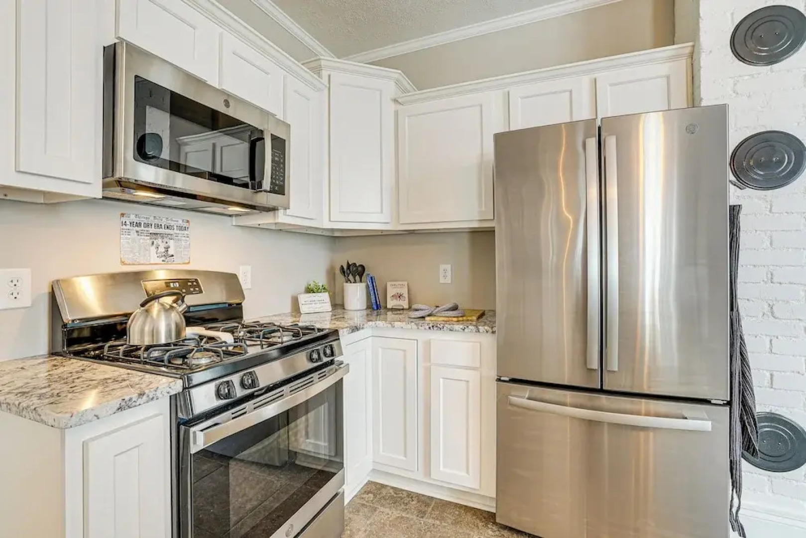 Home w/ Fenced Backyard, 6 Mi to Dtwn Louisville!