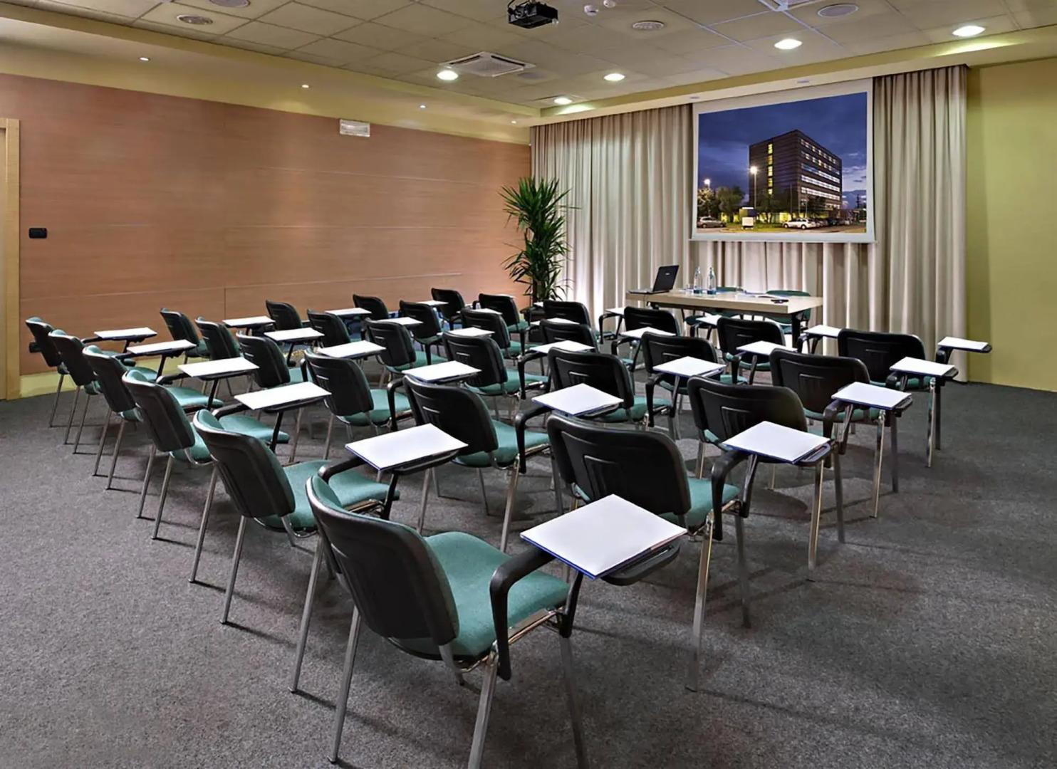 B&B Hotel Cherasco Langhe