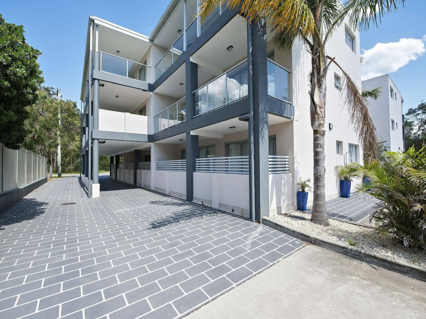 Shoal Bay Beachclub Apartments