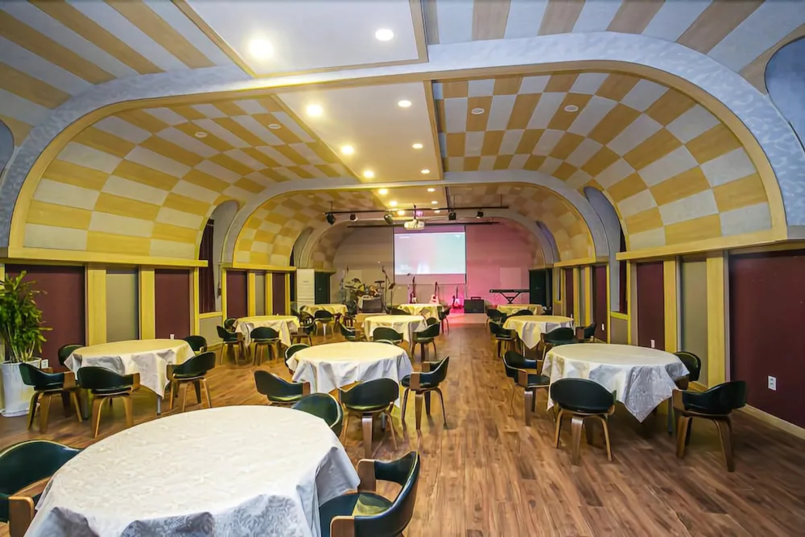 Geumsan Forest White Castle Pension