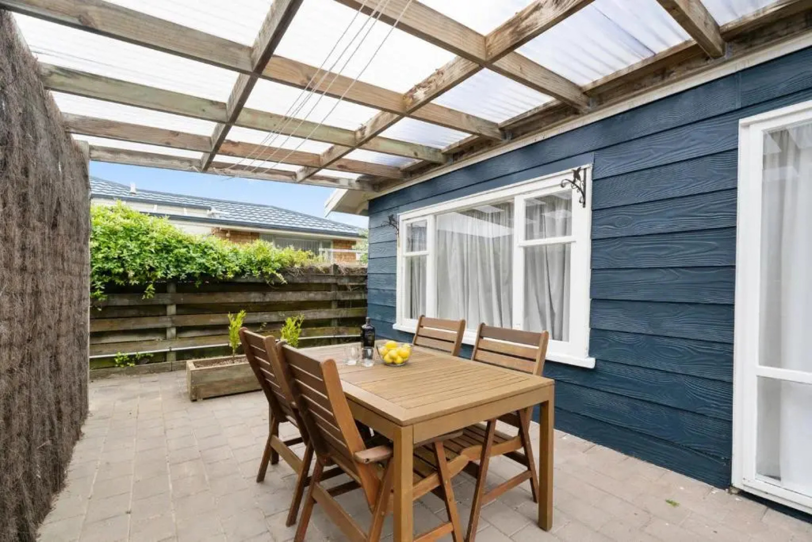 Bare Feet Retreat - Waikanae Beach Holiday Home