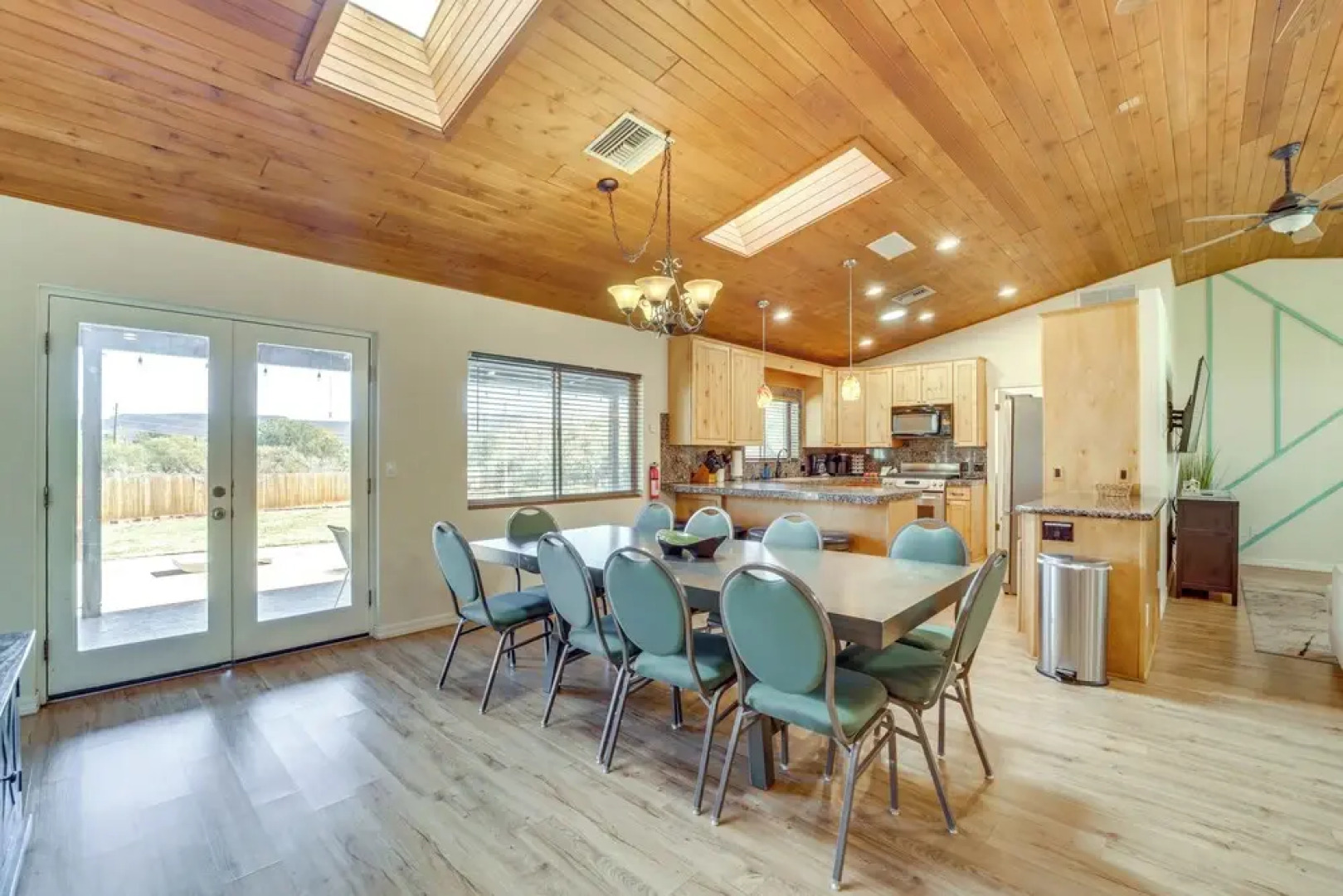 Castle Rock Views: Sedona Retreat w/ Hot Tub!