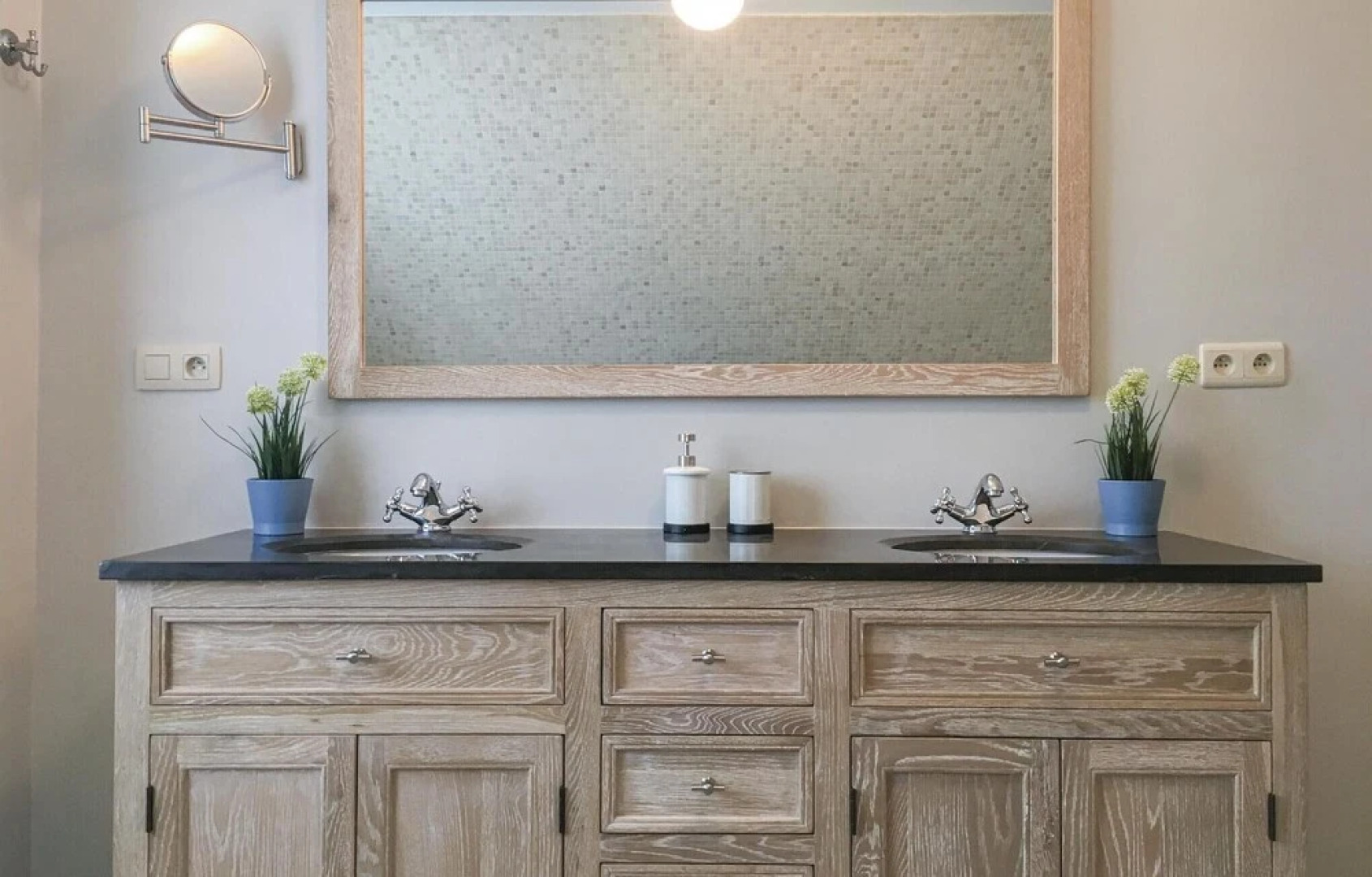 Stunning Home in Wellen With 4 Bedrooms and Wifi