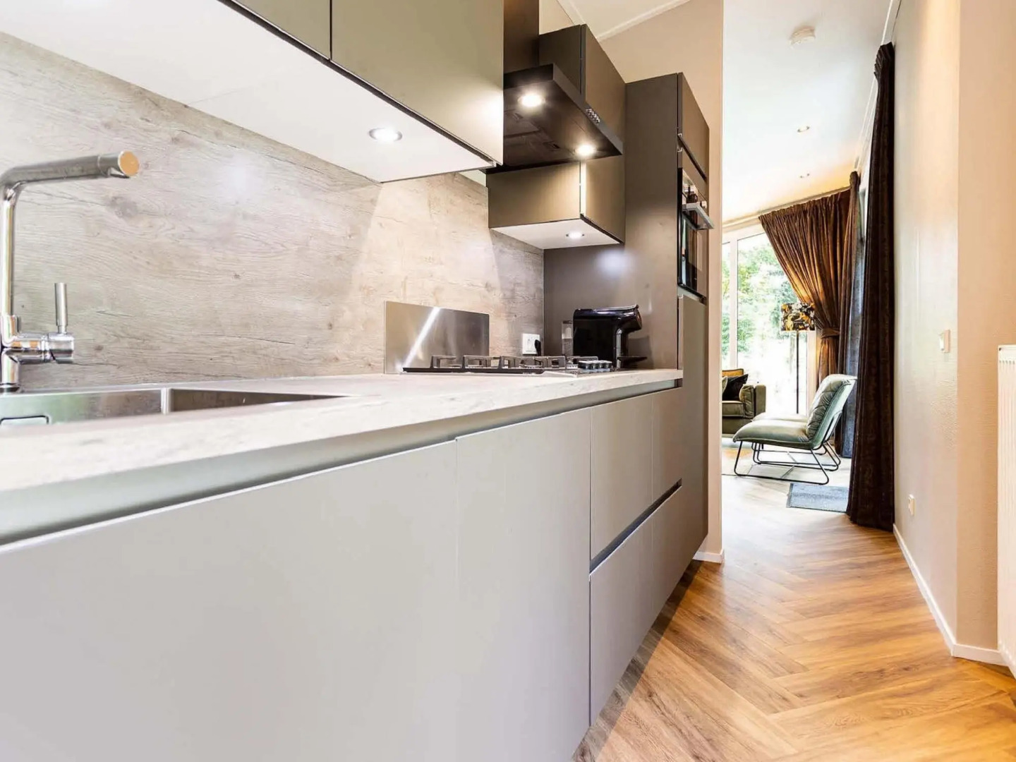 Nice chalet with outdoor sauna and spa, in a holiday park, near the Veluwe