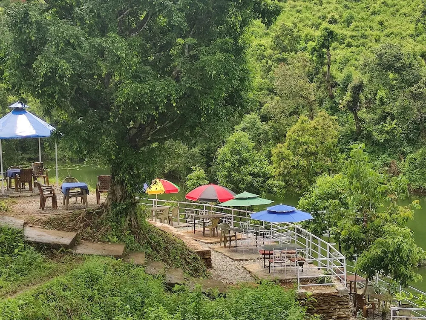 Begnas Lake front guest house