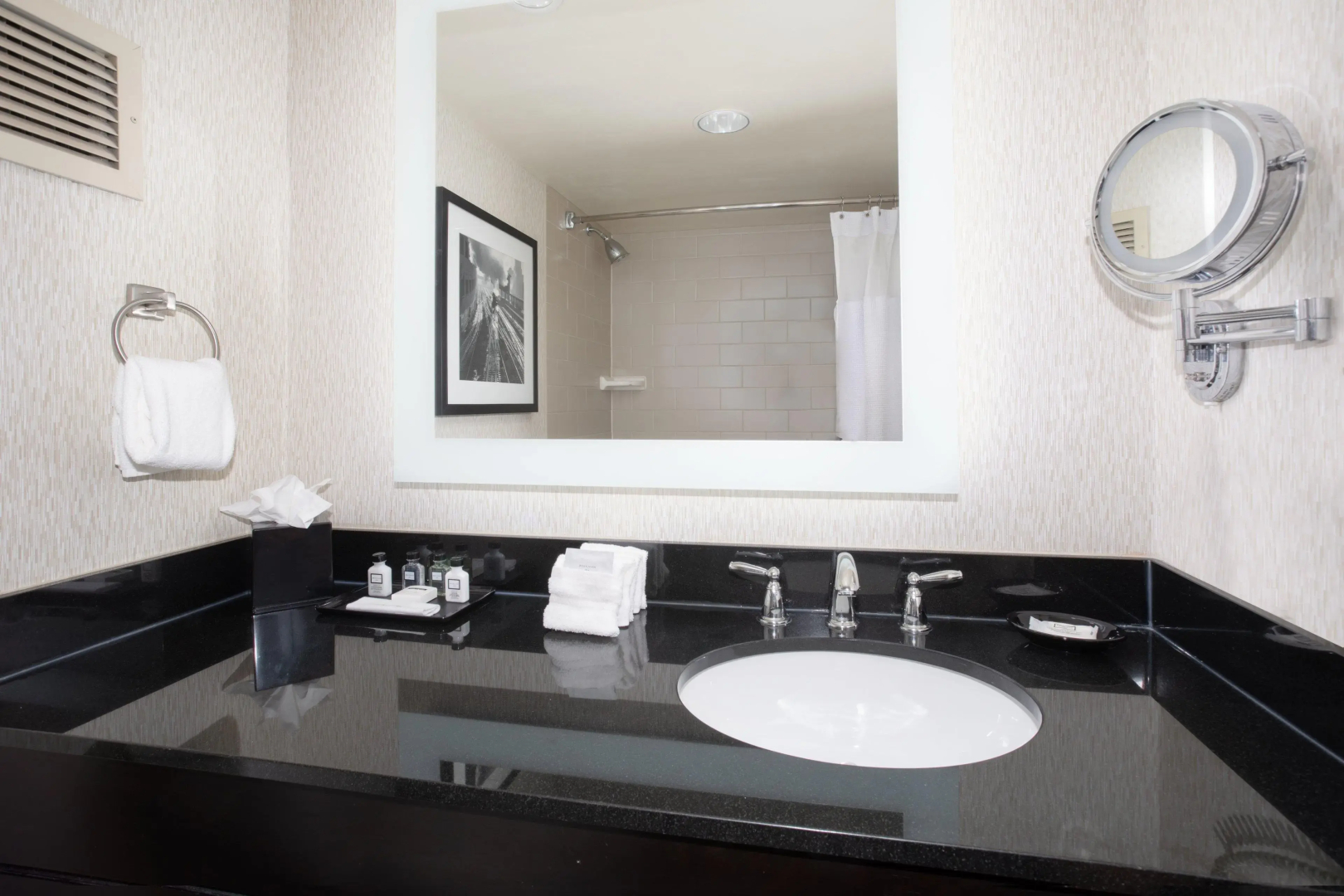 Crowne Plaza Kansas City Downtown by IHG