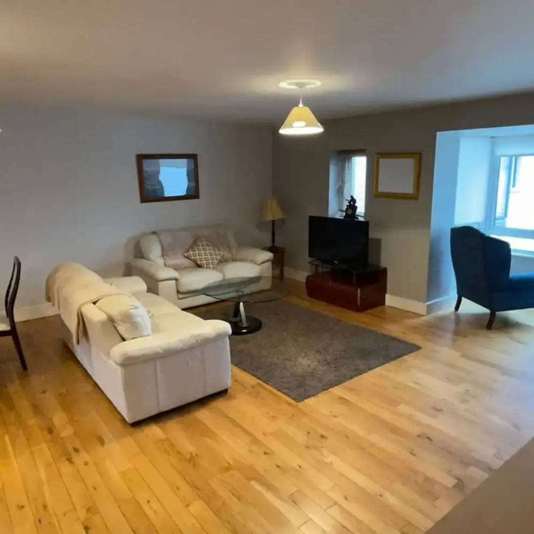 3 Bedroom Harbour View Apartment in Kinsale