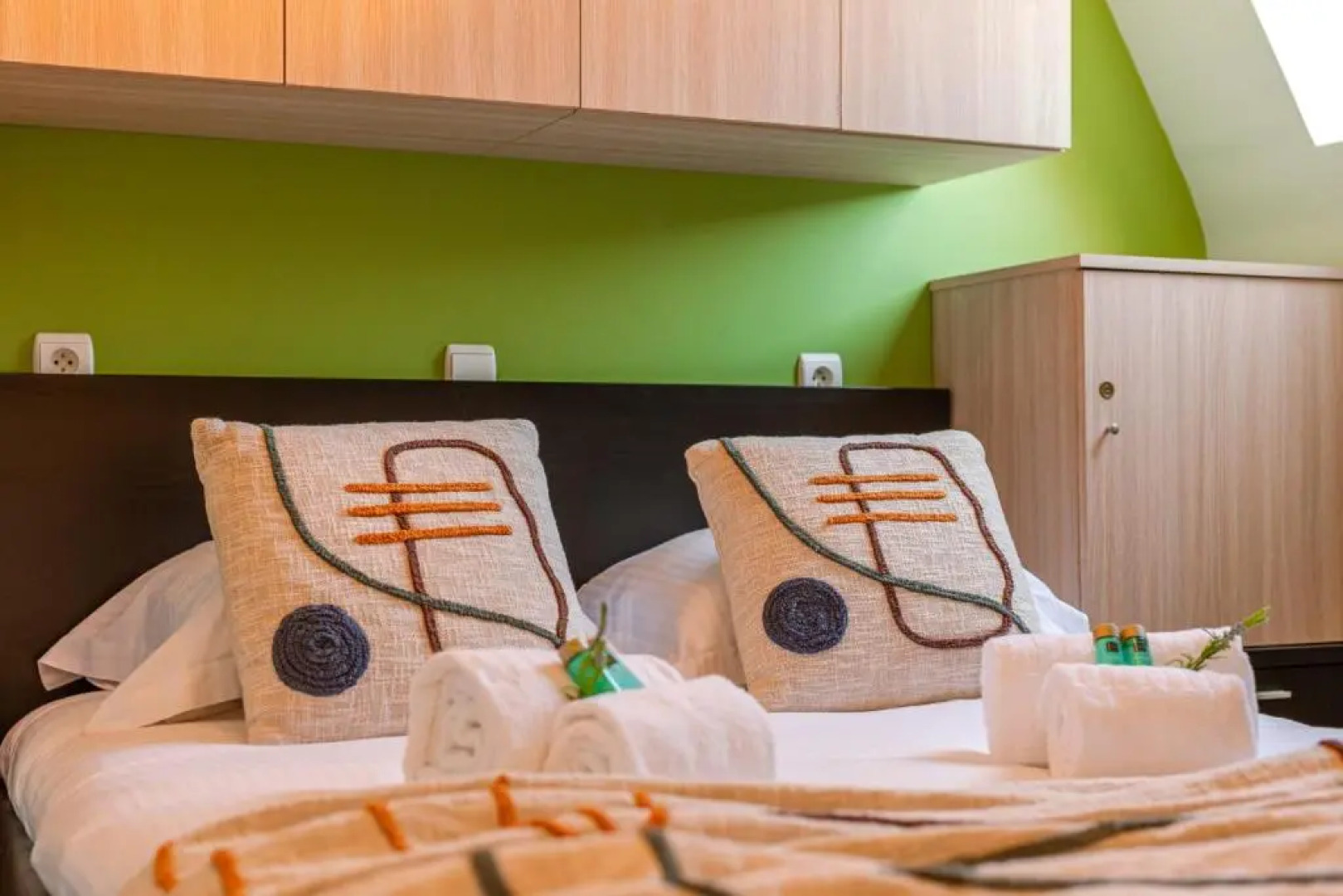 Cosy apartment with outside pool and balcony