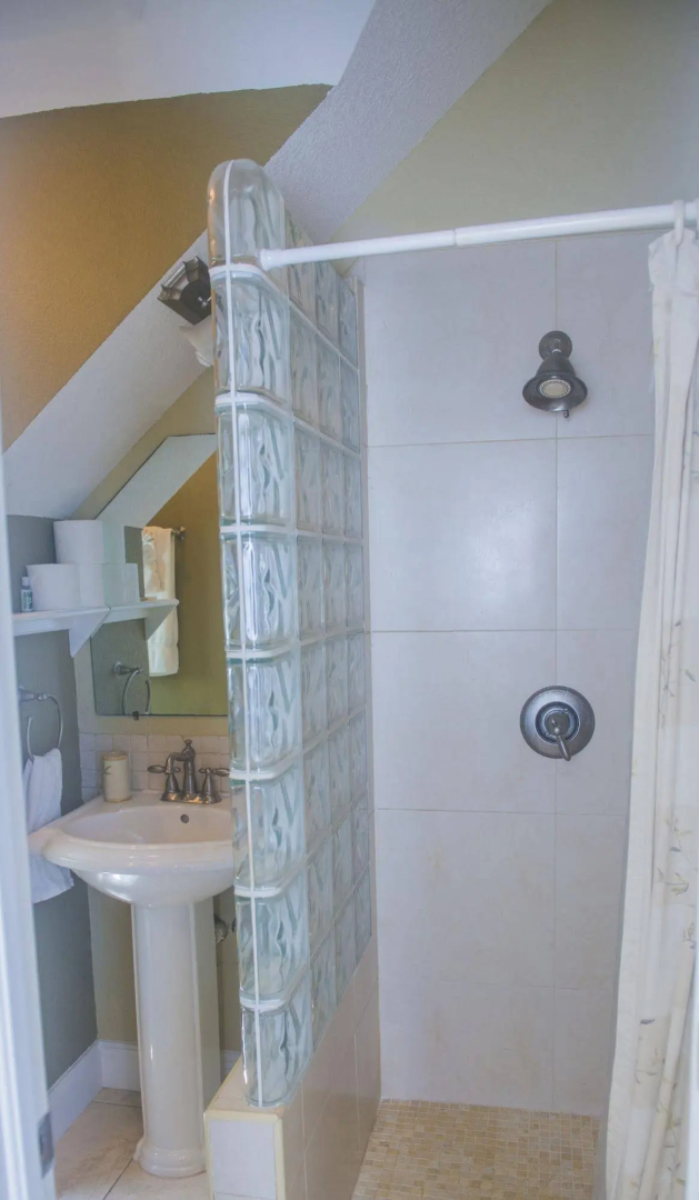 Shangri-La Boutique Bed & Breakfast