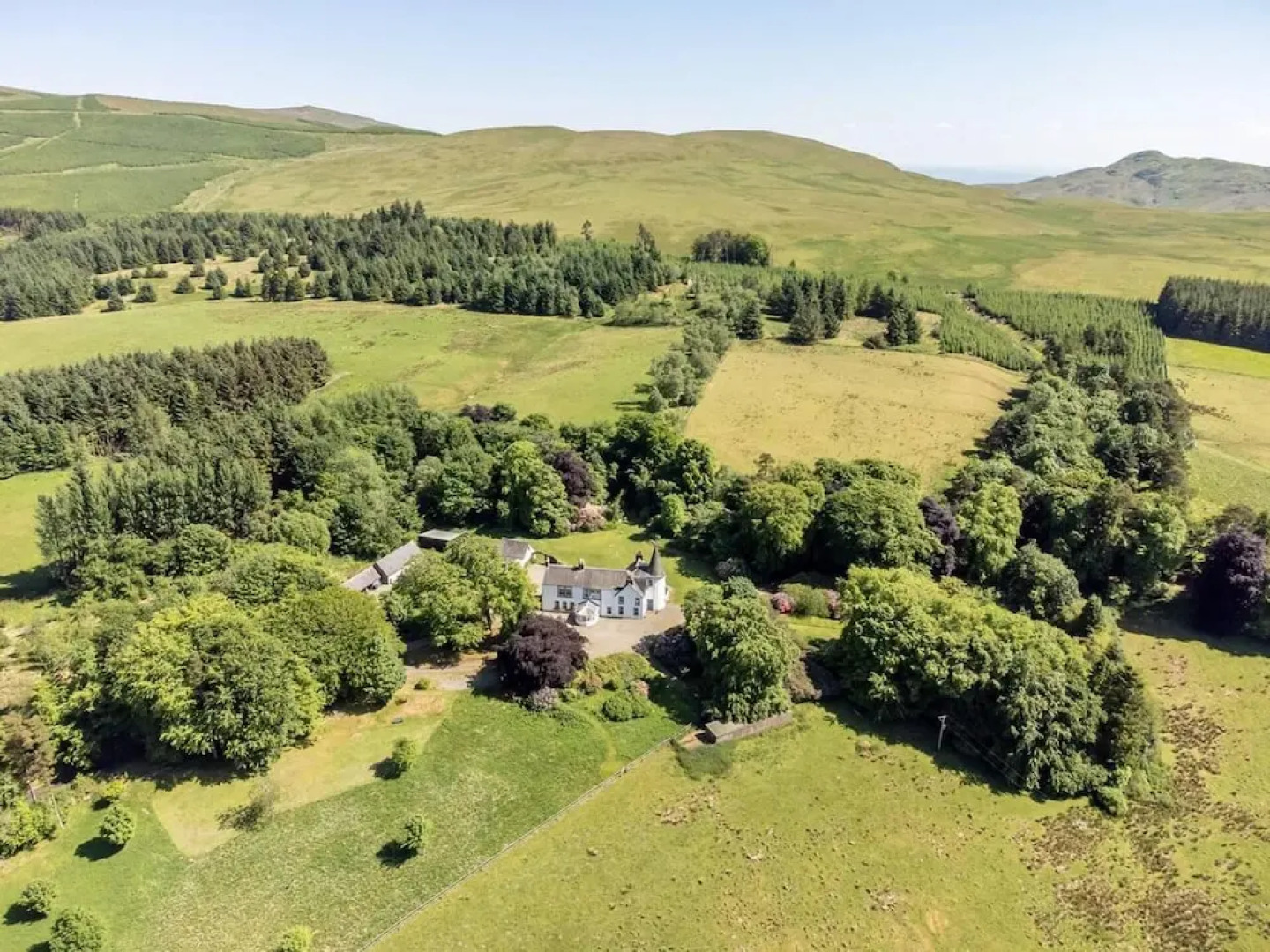 Charming 7-bed Estate House Near Gleneagles
