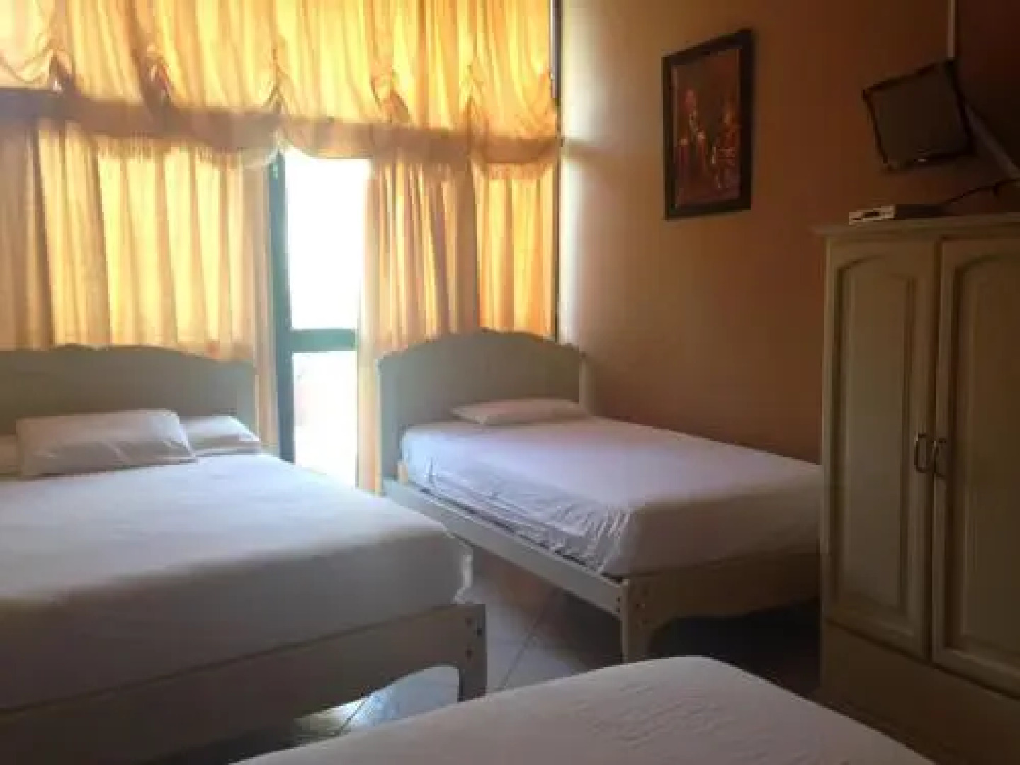 Hostal Manta Tropical