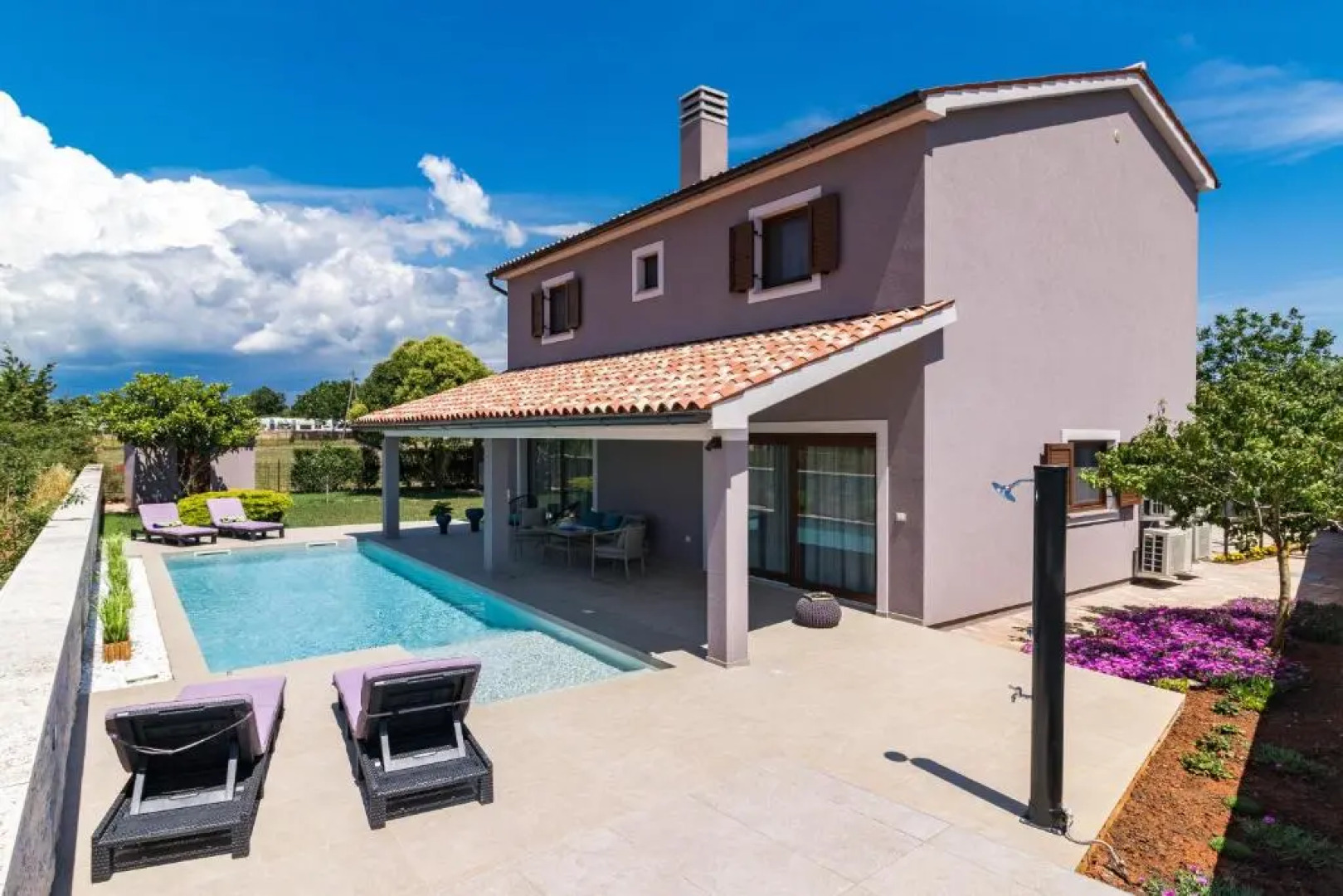 Charming villa Roma with private pool near Pula