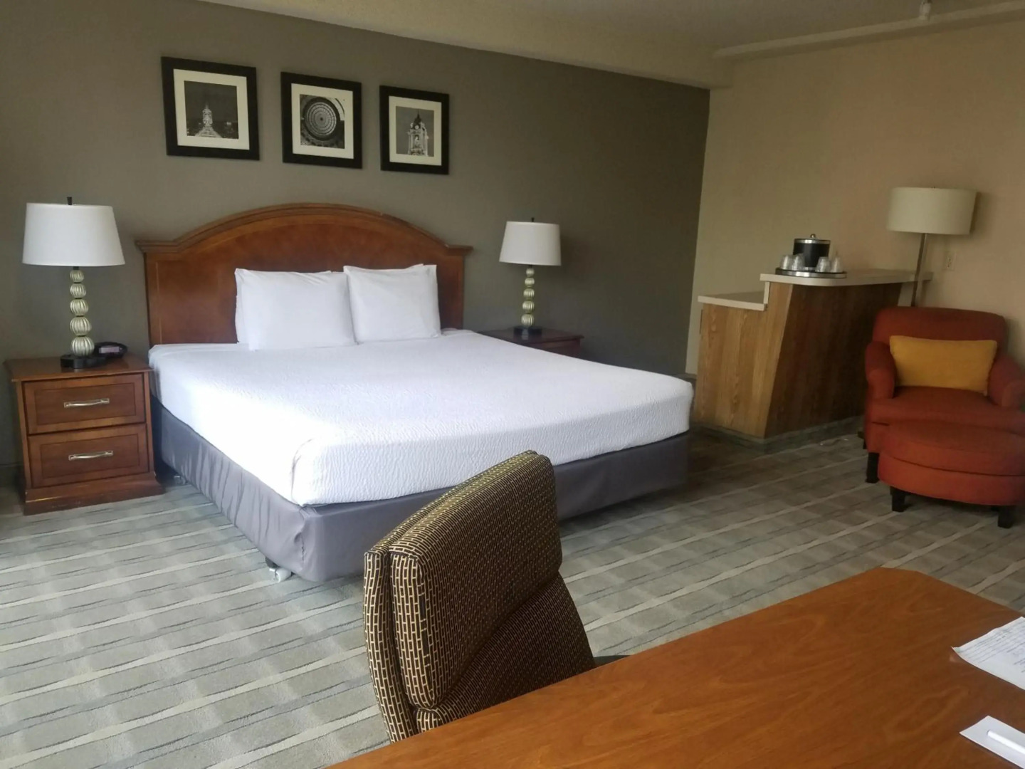 Inn At The Convention Center