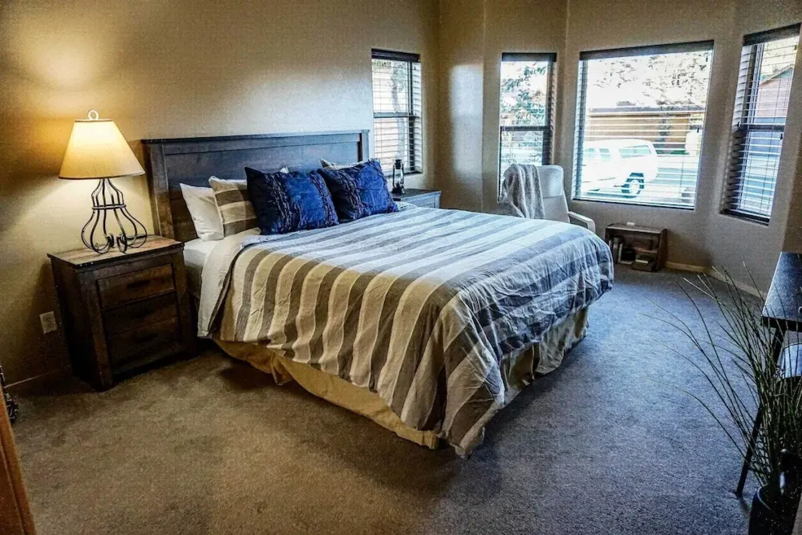 Waterfront Lakeside Home - 1 Block to Boat Ramp