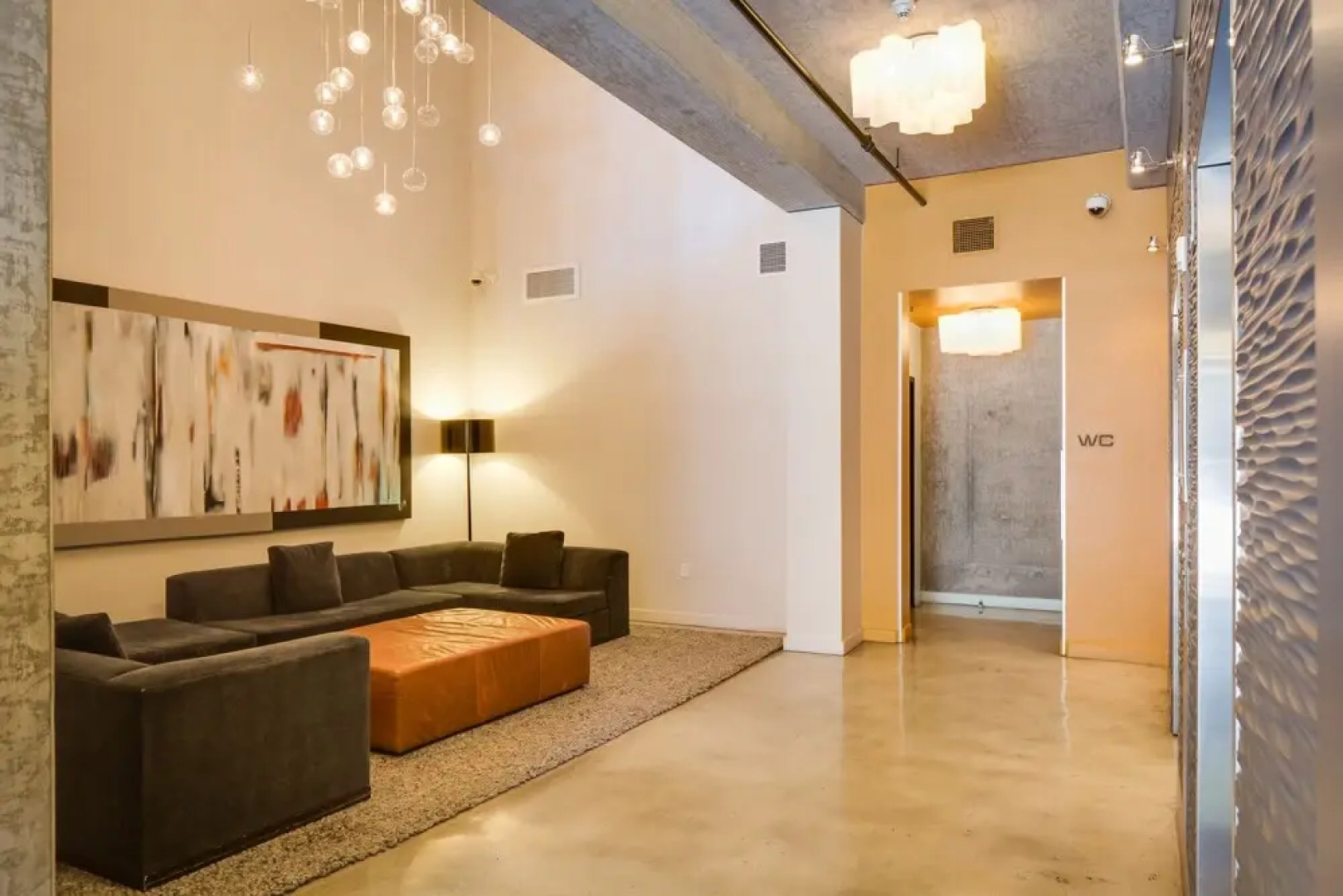 Stay Alfred on 6th Avenue