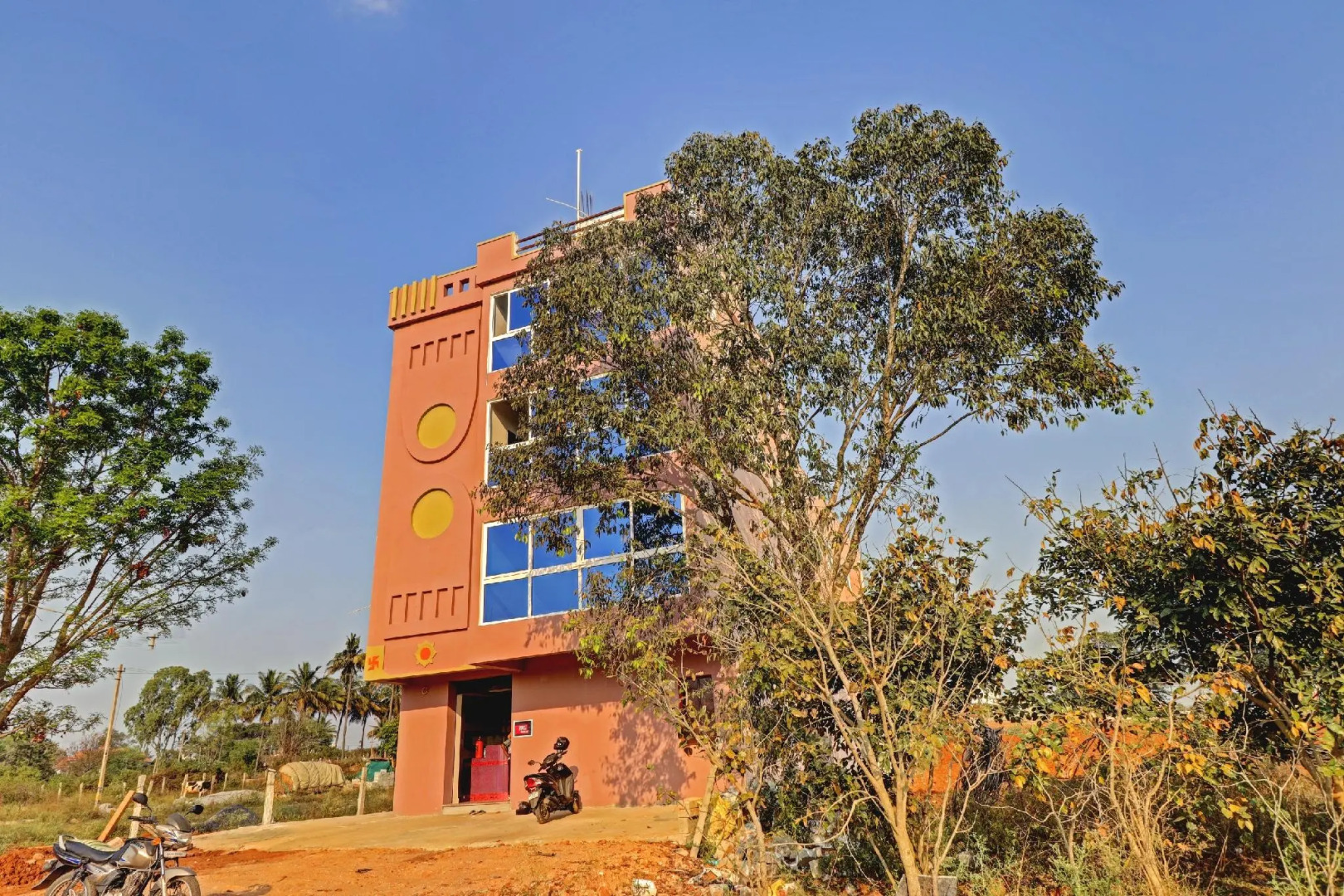 SPOT ON 78782 Hotel Om Classic