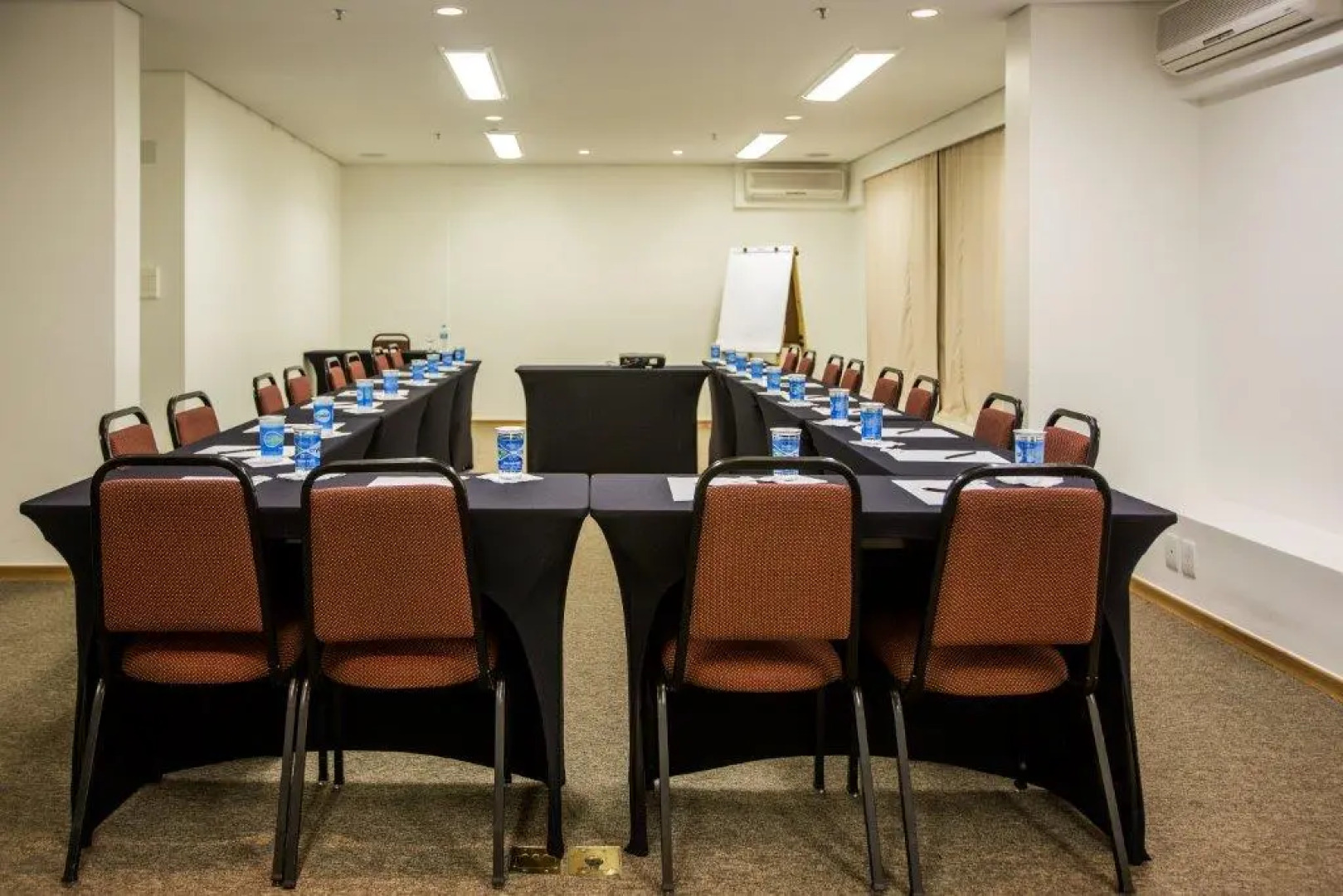 Astron Hotel Bauru by Nobile