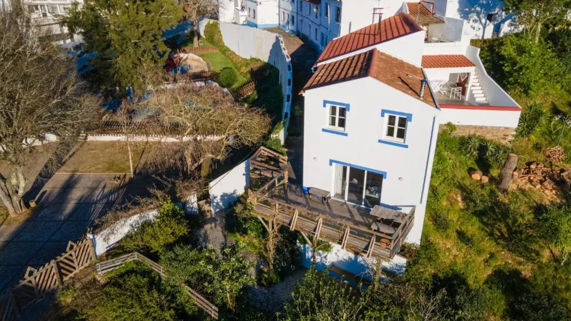 Romantic riverside retreat