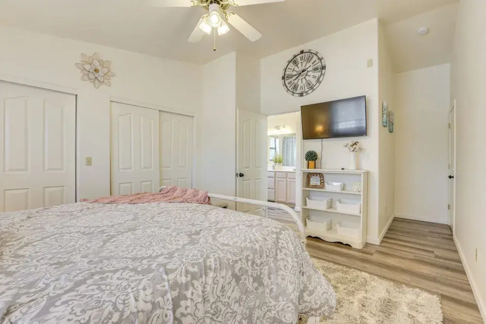 Hike, Sled & Snowshoe! Family Retreat in Payson