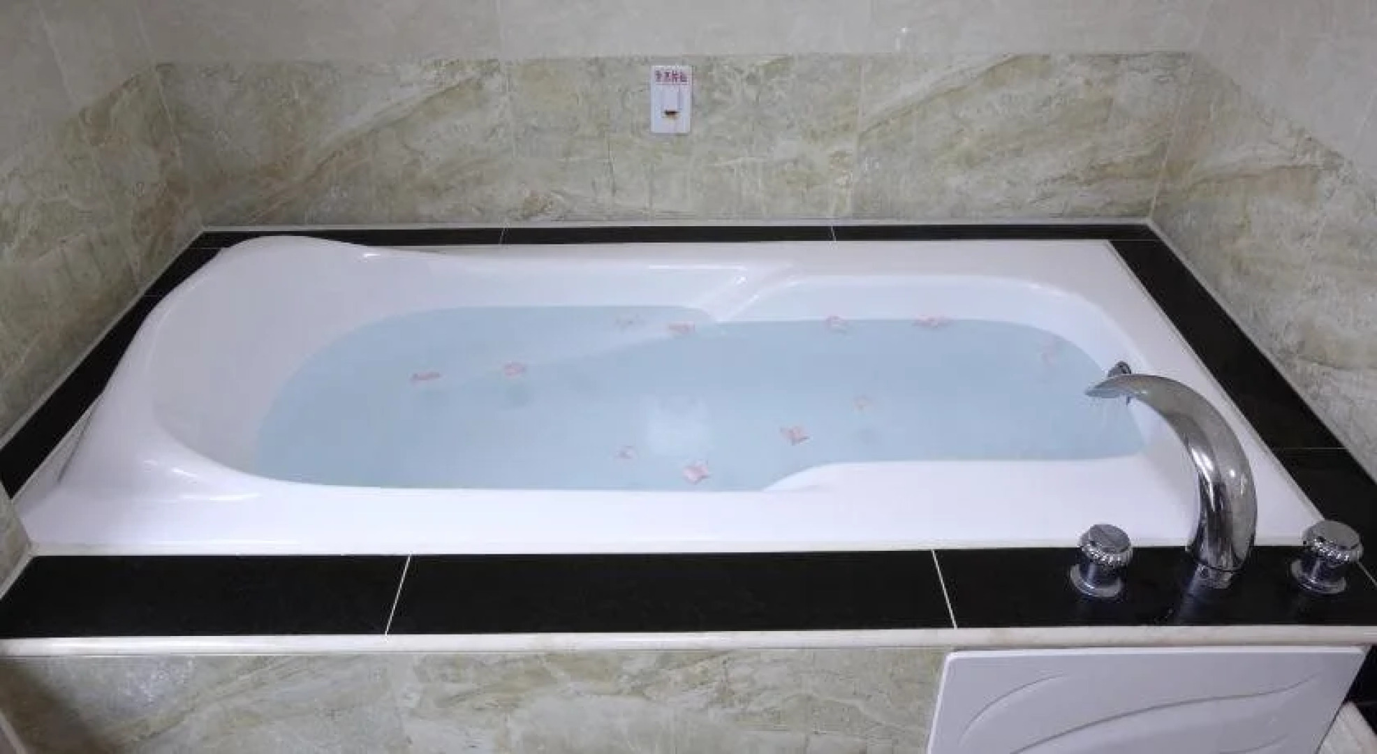 Utopia Holiday Hotel