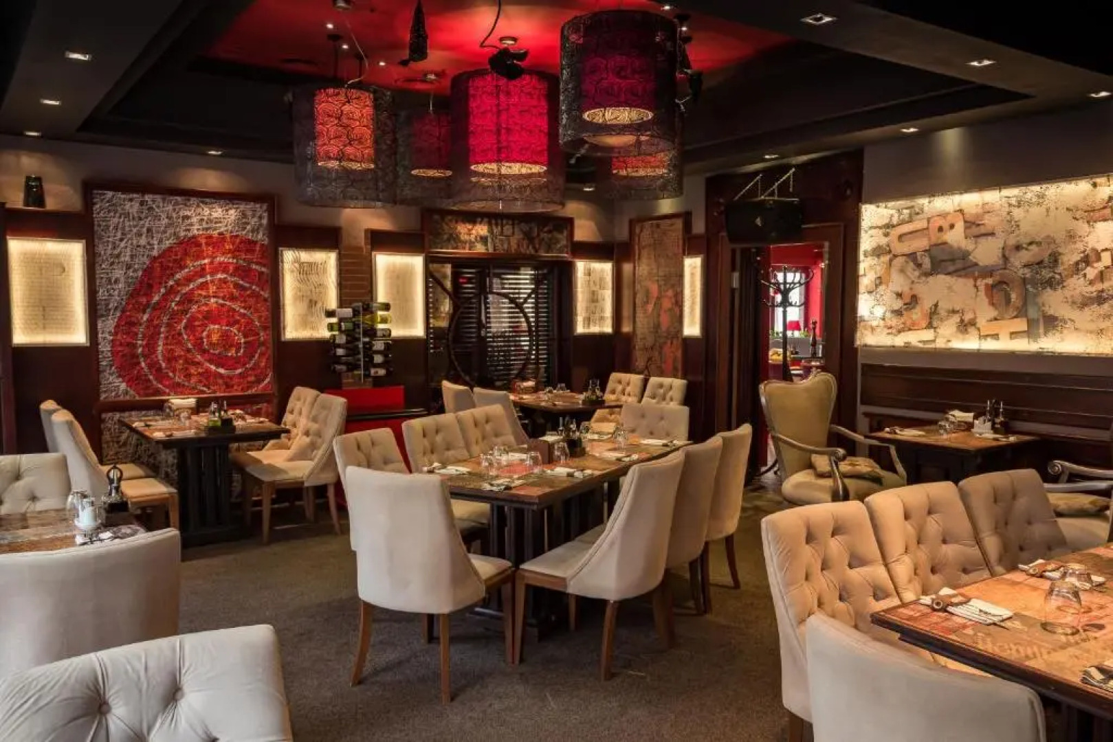 8 12 Art Guest House