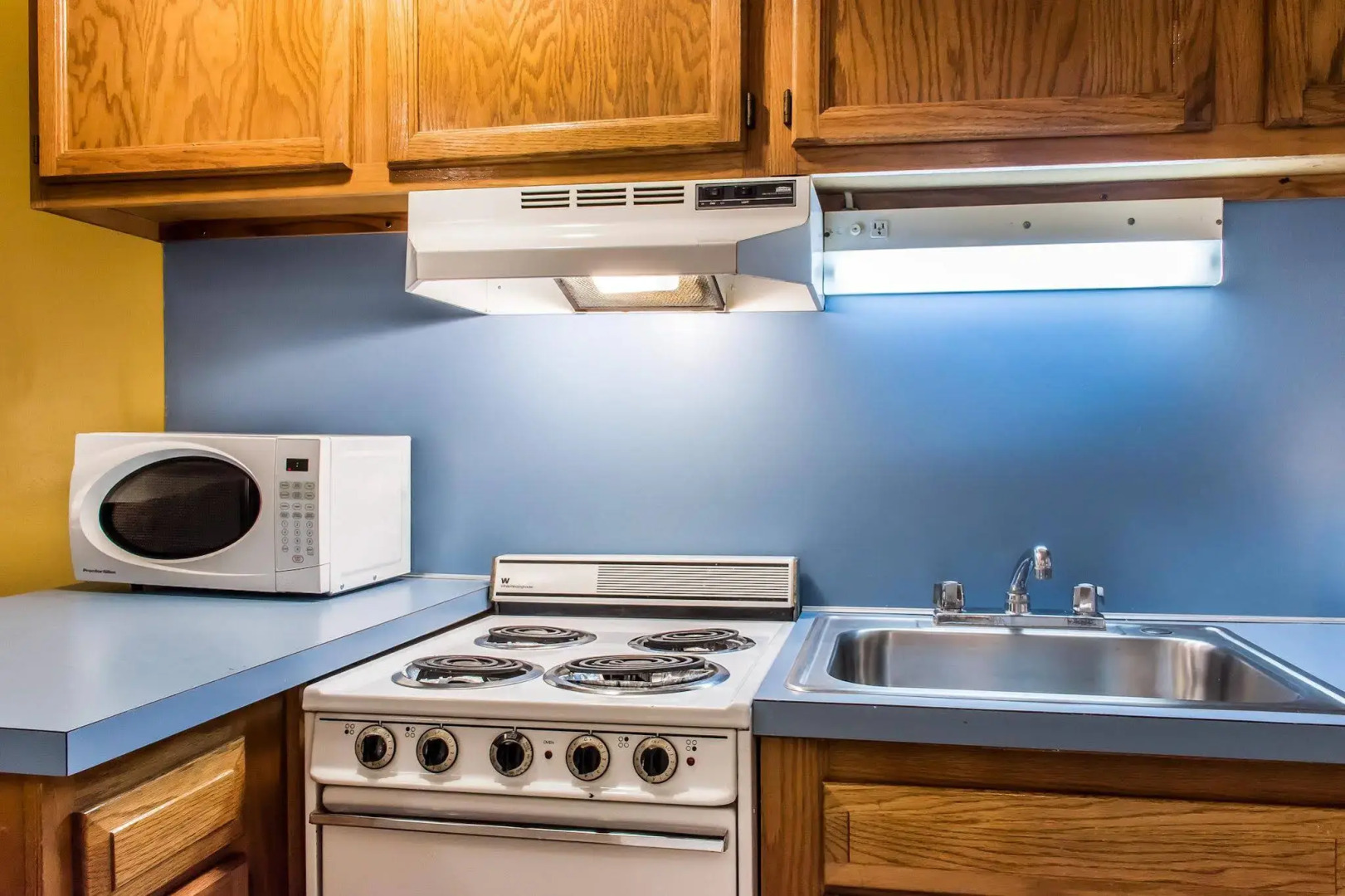 Econo Lodge Inn & Suites White Haven