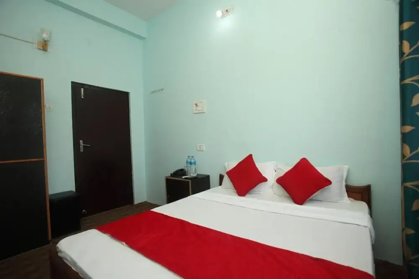 The Roadhouse Restro & Hotel By OYO Rooms