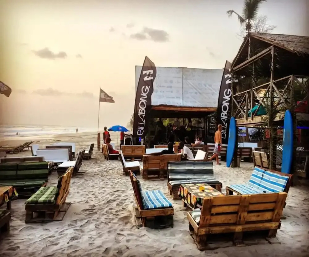 Kame Surf Camp & School Sunset Beach Bar