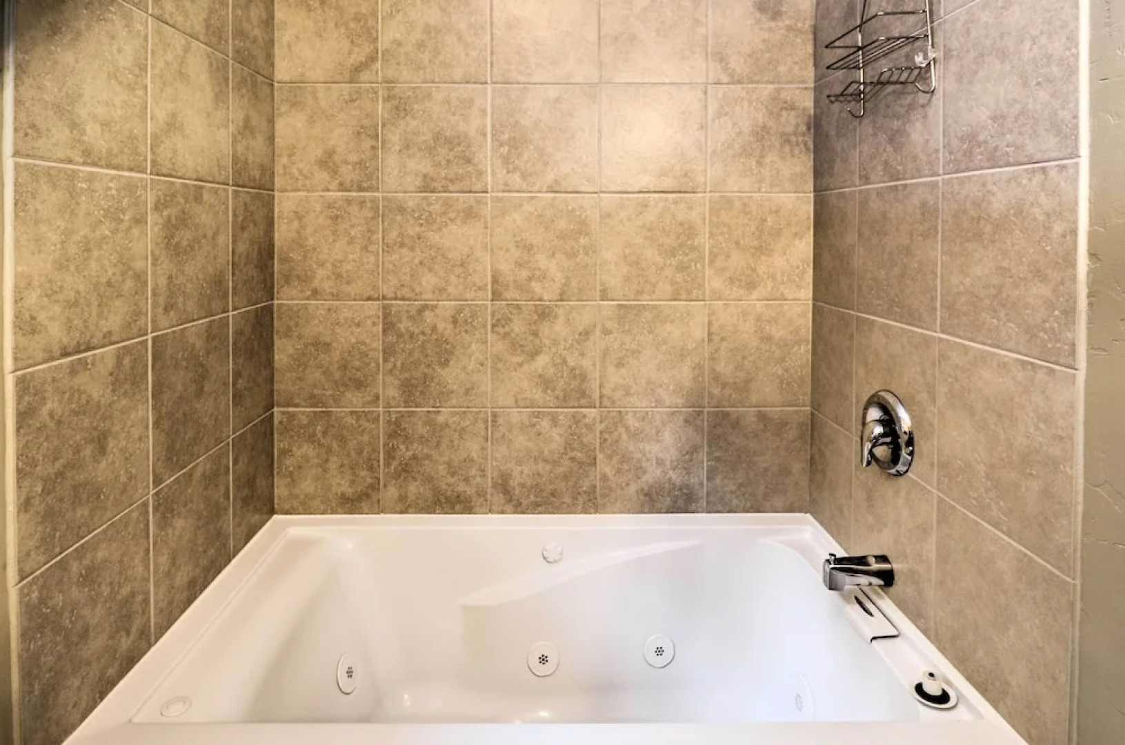 Hungry Horse Cabin: 11 Mi to Glacier National Park