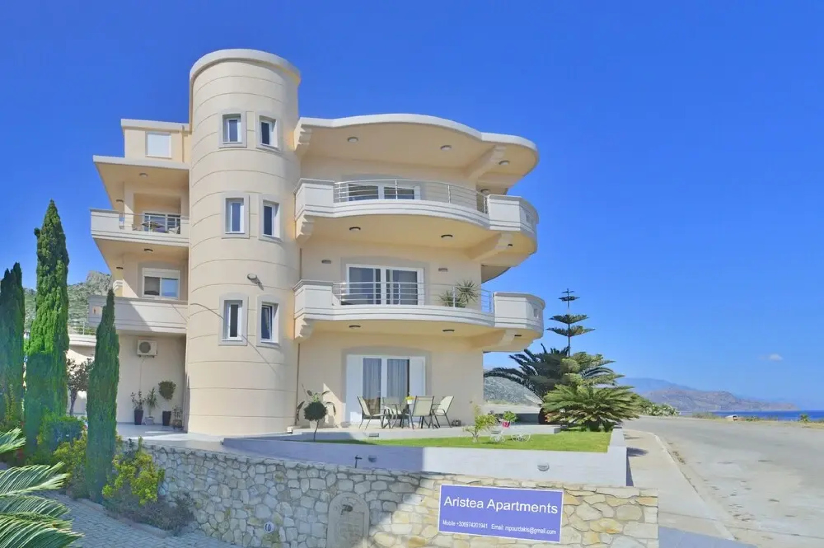 Aristea Apartments