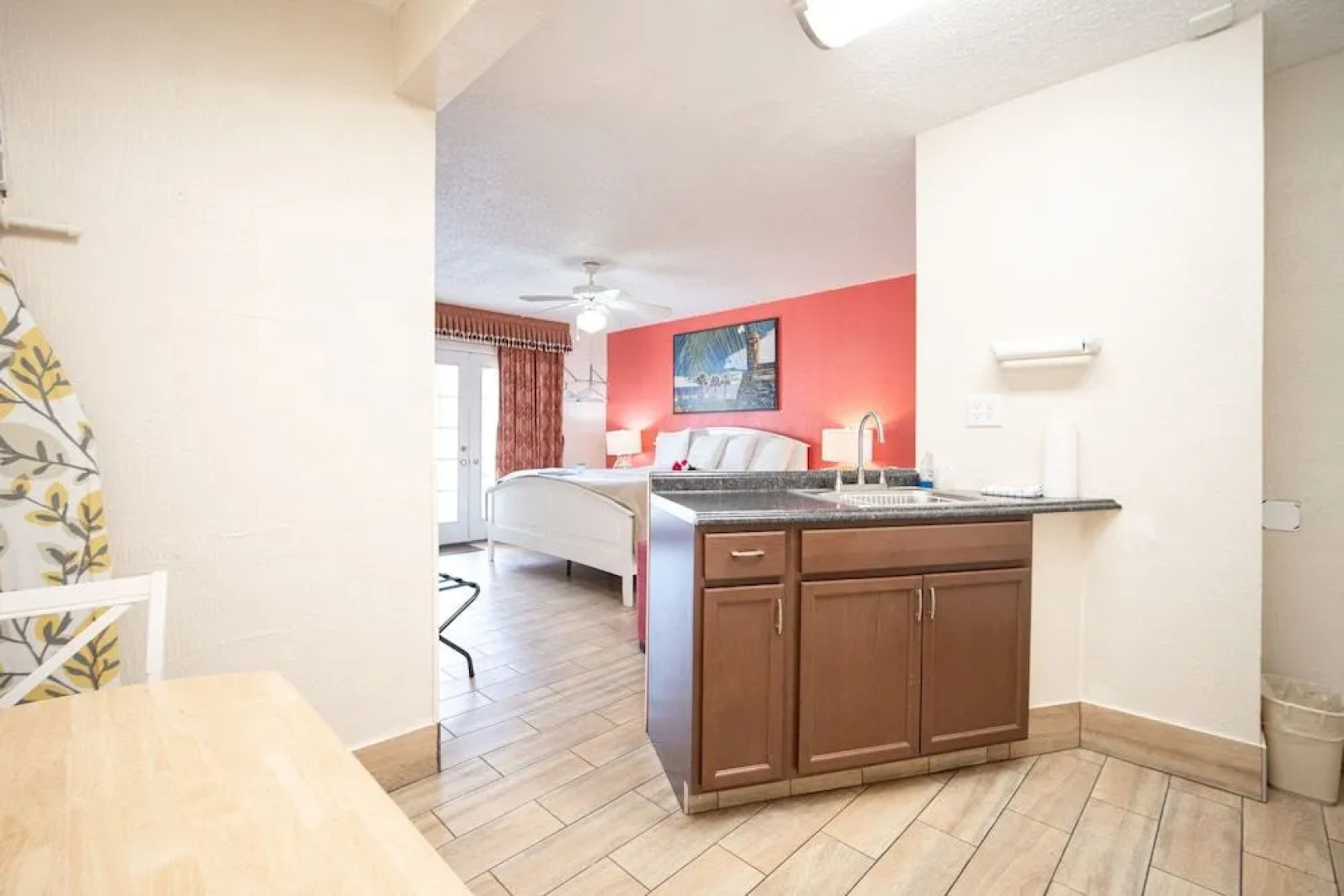 Island Sun Inn & Suites - Venice, Florida Historic Downtown & Beach Getaway