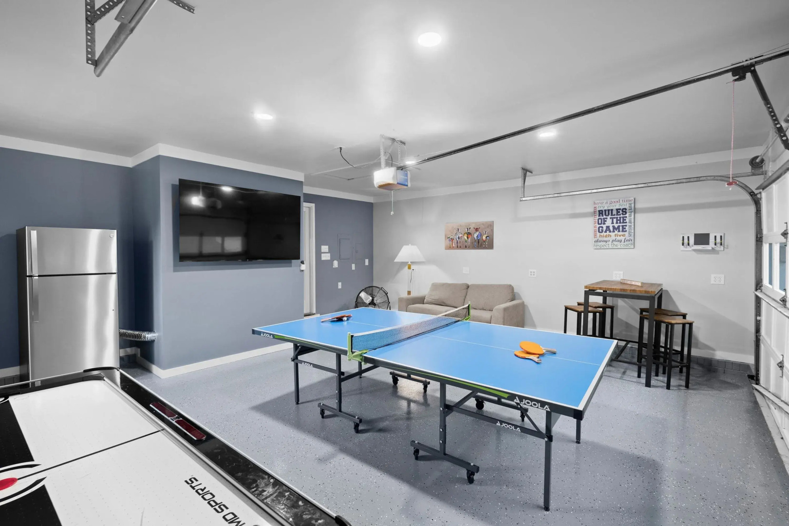 Sip, Sip Away by Avantstay Pool + Hot Tub