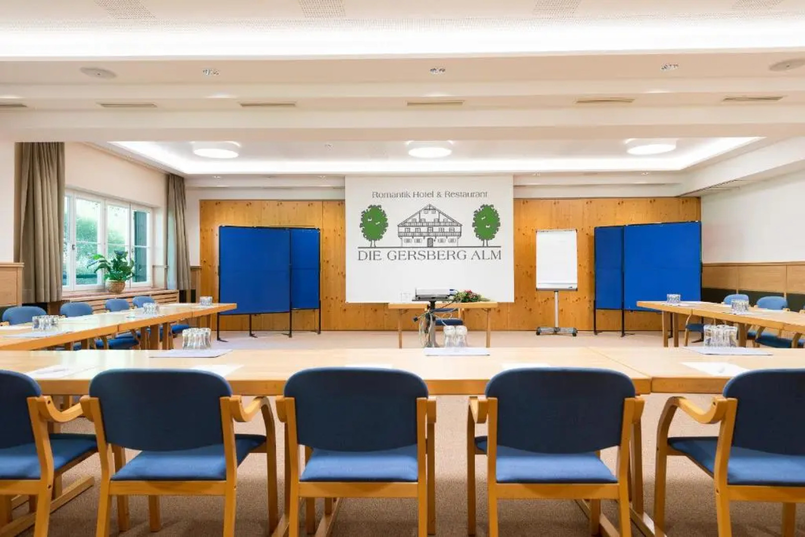 Romantik Hotel Die Gersberg Alm mit Panoramablick auf Salzburg